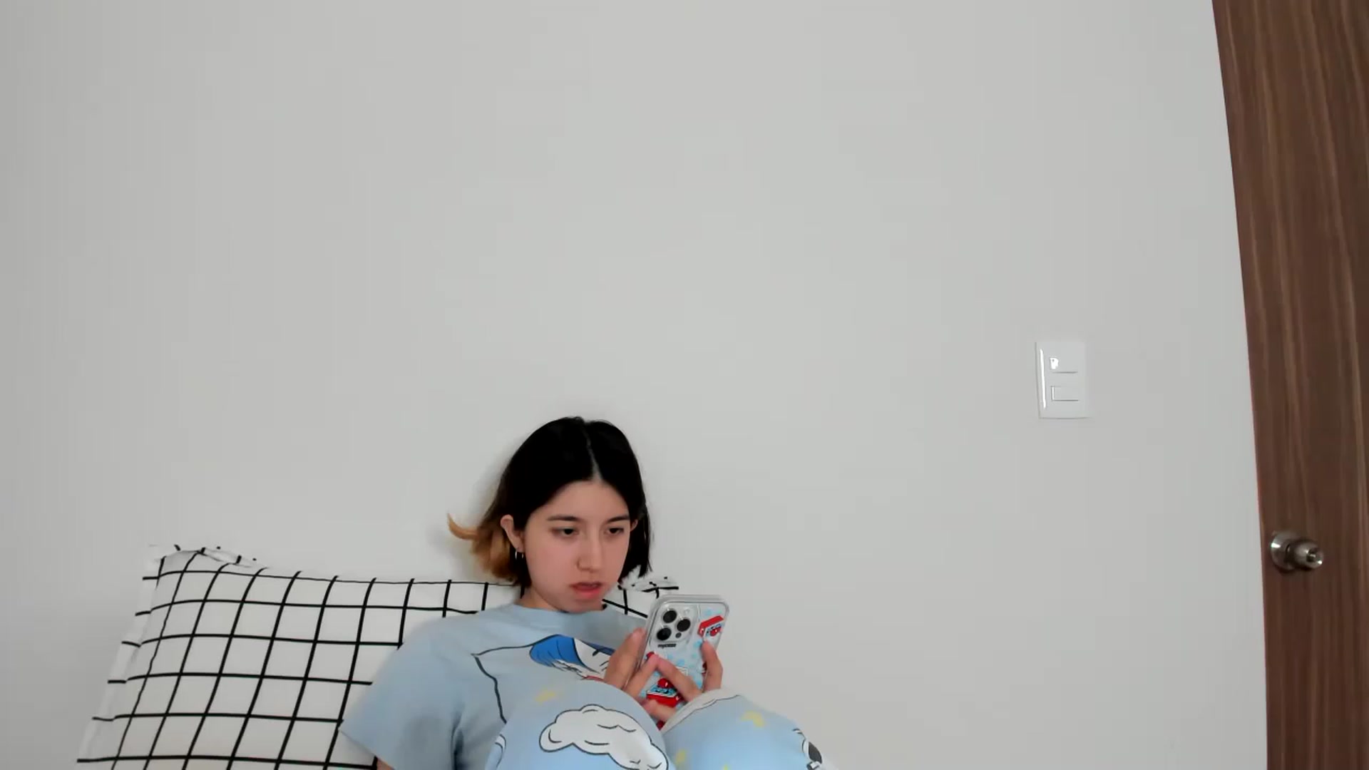 Gallery image thumbnail from Cherrycute666's myfreecams stream on, 02/16/2023, 02:56 image 16 of 20
