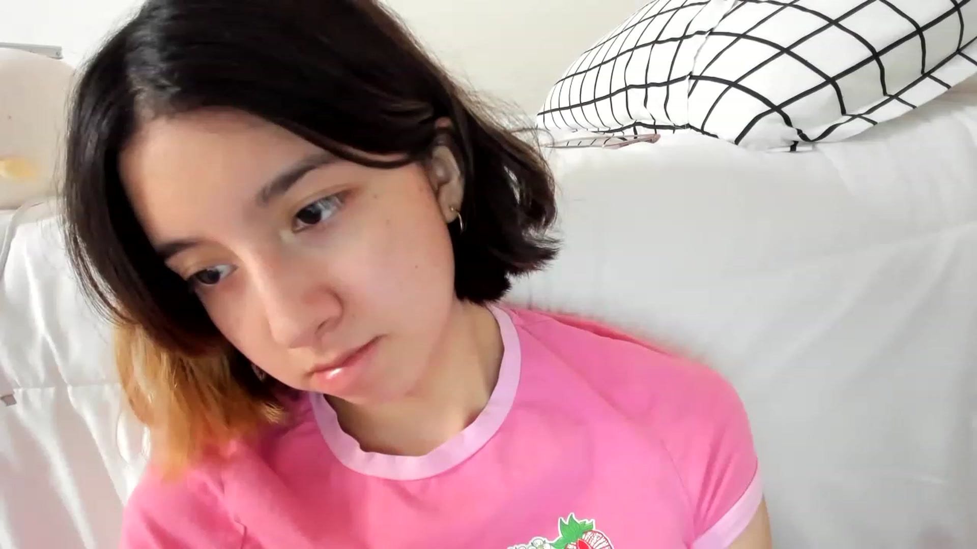 Gallery image thumbnail from Cherrycute666's myfreecams stream on, 02/17/2023, 01:15 image 5 of 20