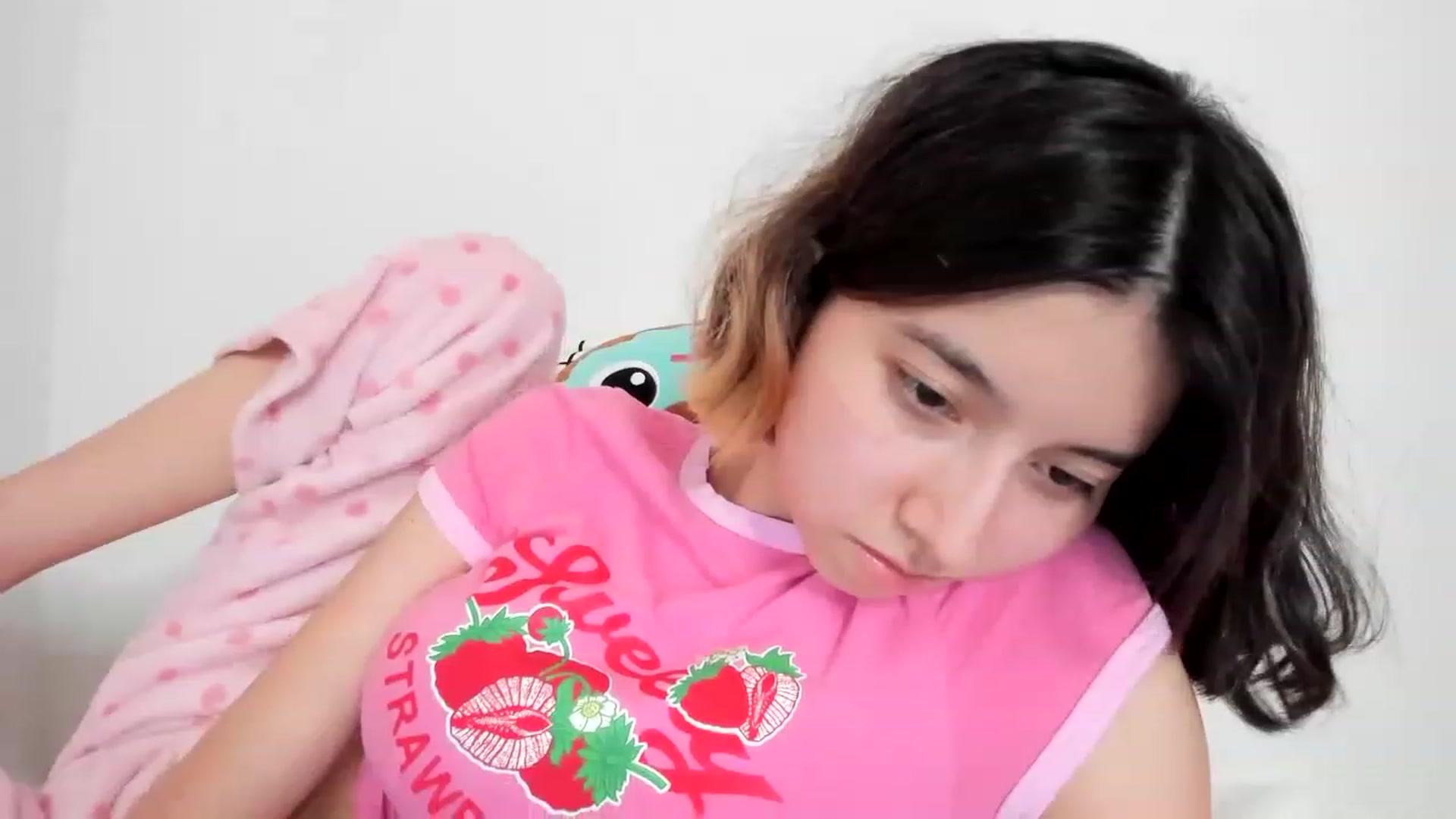 Gallery image thumbnail from Cherrycute666's myfreecams stream on, 02/17/2023, 03:37 image 11 of 20