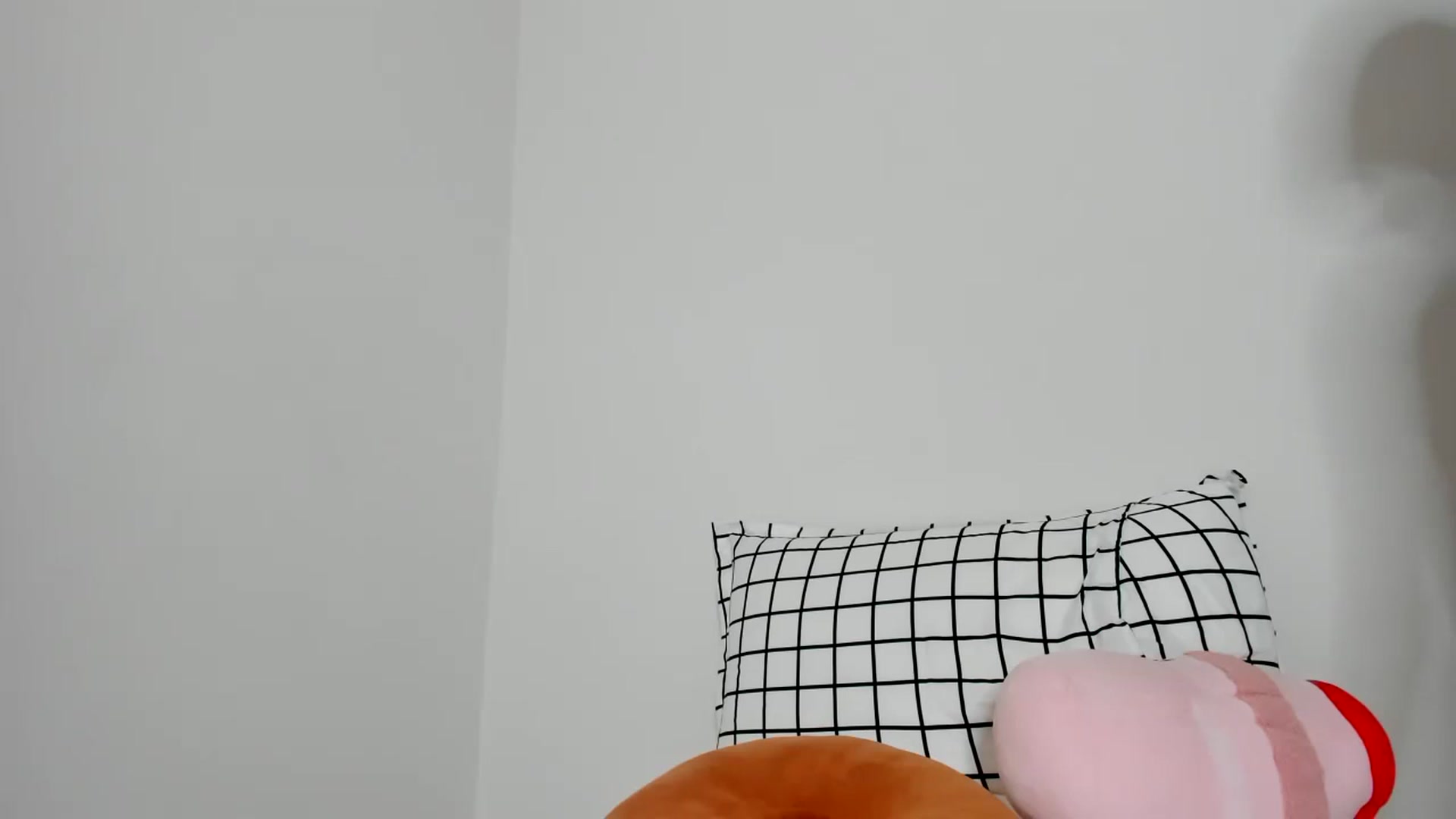 Gallery image thumbnail from Cherrycute666's myfreecams stream on, 02/17/2023, 06:35 image 4 of 20