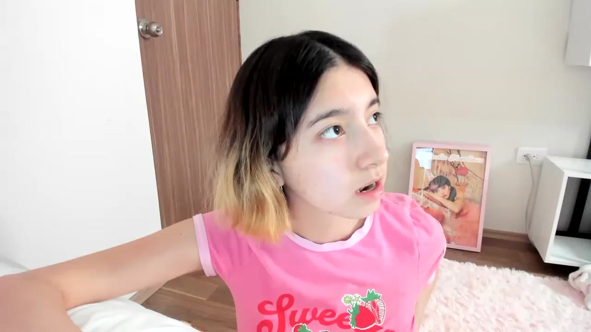 Gallery image thumbnail from Cherrycute666's myfreecams stream on, 02/17/2023, 06:35 image 15 of 20