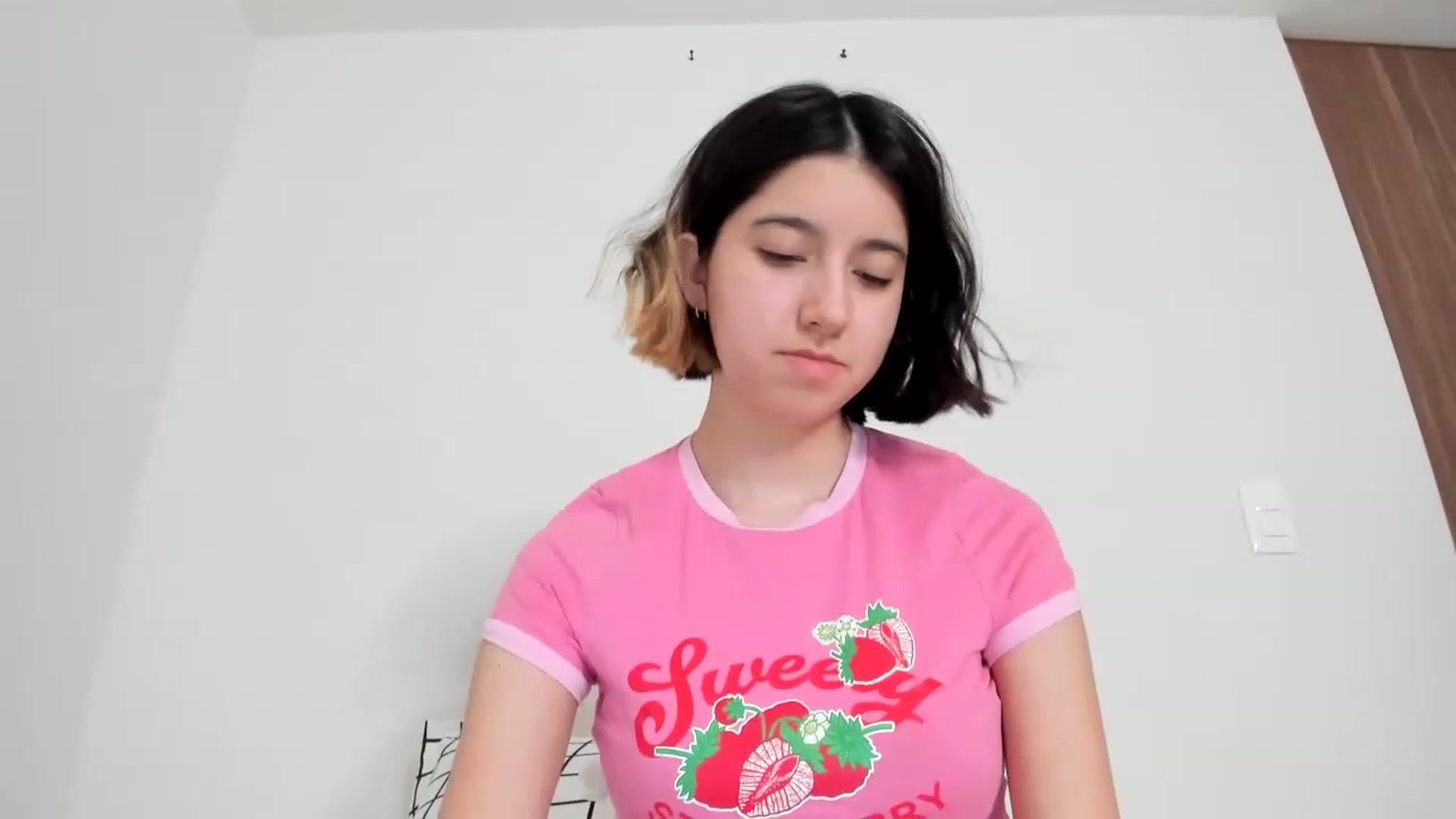 Gallery image thumbnail from Cherrycute666's myfreecams stream on, 02/17/2023, 10:47 image 6 of 20
