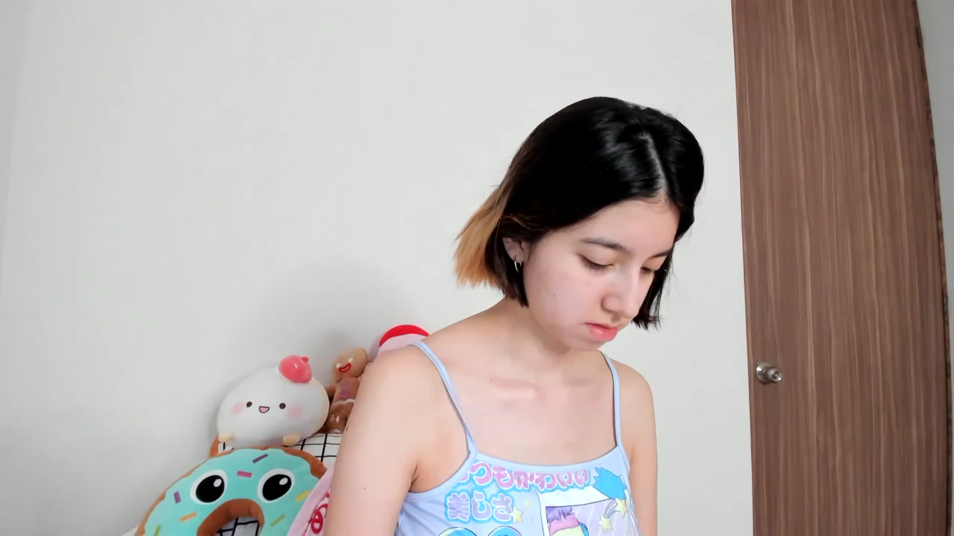 Gallery image thumbnail from Cherrycute666's myfreecams stream on, 02/18/2023, 24:25 image 13 of 20