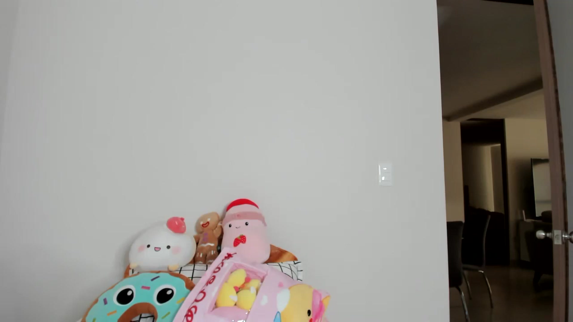 Gallery image thumbnail from Cherrycute666's myfreecams stream on, 02/18/2023, 24:25 image 11 of 20