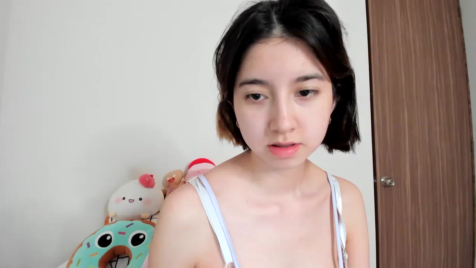 Gallery image thumbnail from Cherrycute666's myfreecams stream on, 02/18/2023, 24:25 image 2 of 20