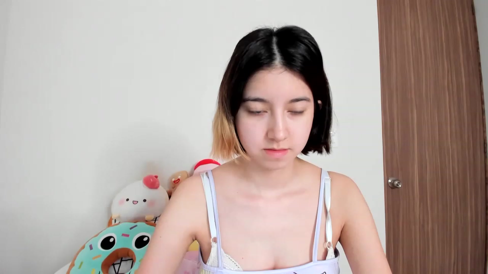 Gallery image thumbnail from Cherrycute666's myfreecams stream on, 02/18/2023, 24:25 image 5 of 20