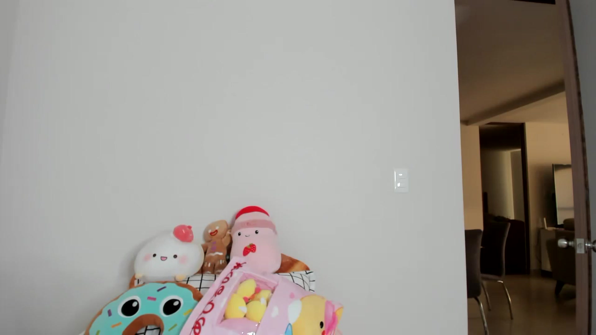 Gallery image thumbnail from Cherrycute666's myfreecams stream on, 02/18/2023, 24:25 image 8 of 20