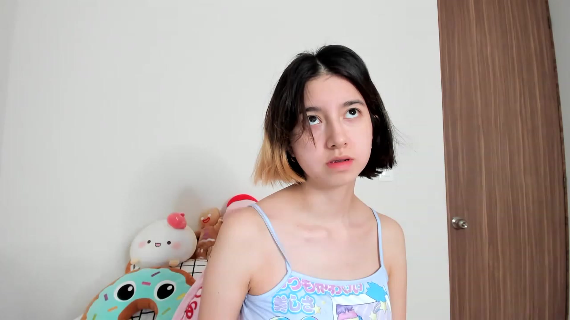 Gallery image thumbnail from Cherrycute666's myfreecams stream on, 02/18/2023, 24:25 image 12 of 20