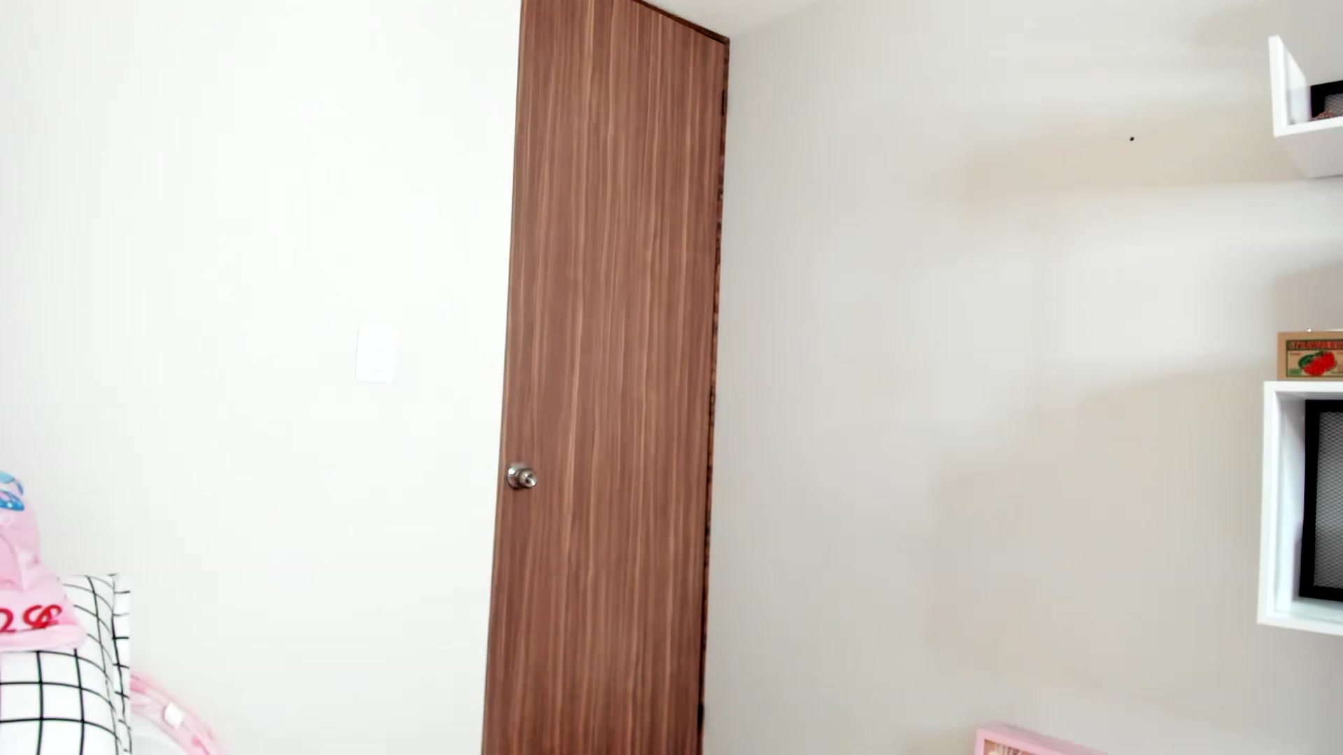 Gallery image thumbnail from Cherrycute666's myfreecams stream on, 02/18/2023, 07:04 image 10 of 20