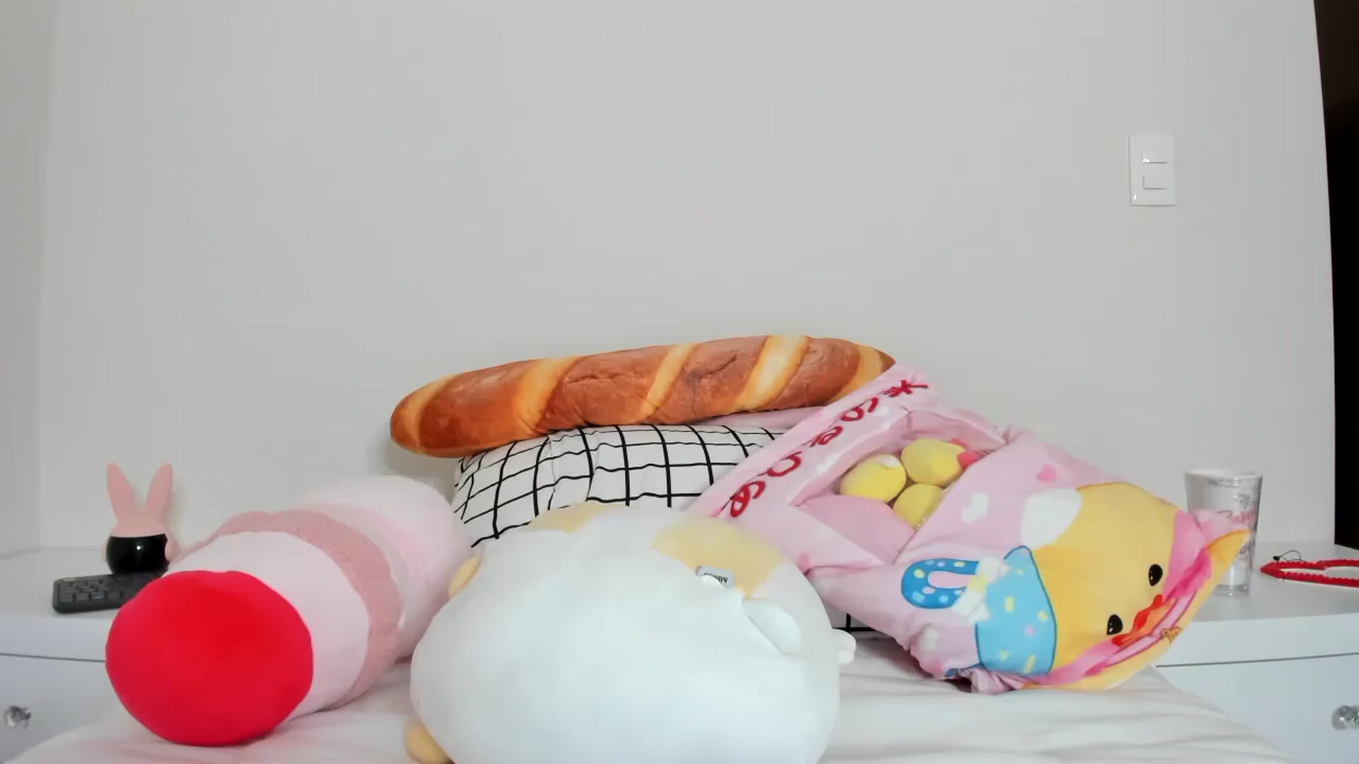 Gallery image thumbnail from Cherrycute666's myfreecams stream on, 02/19/2023, 04:35 image 7 of 20