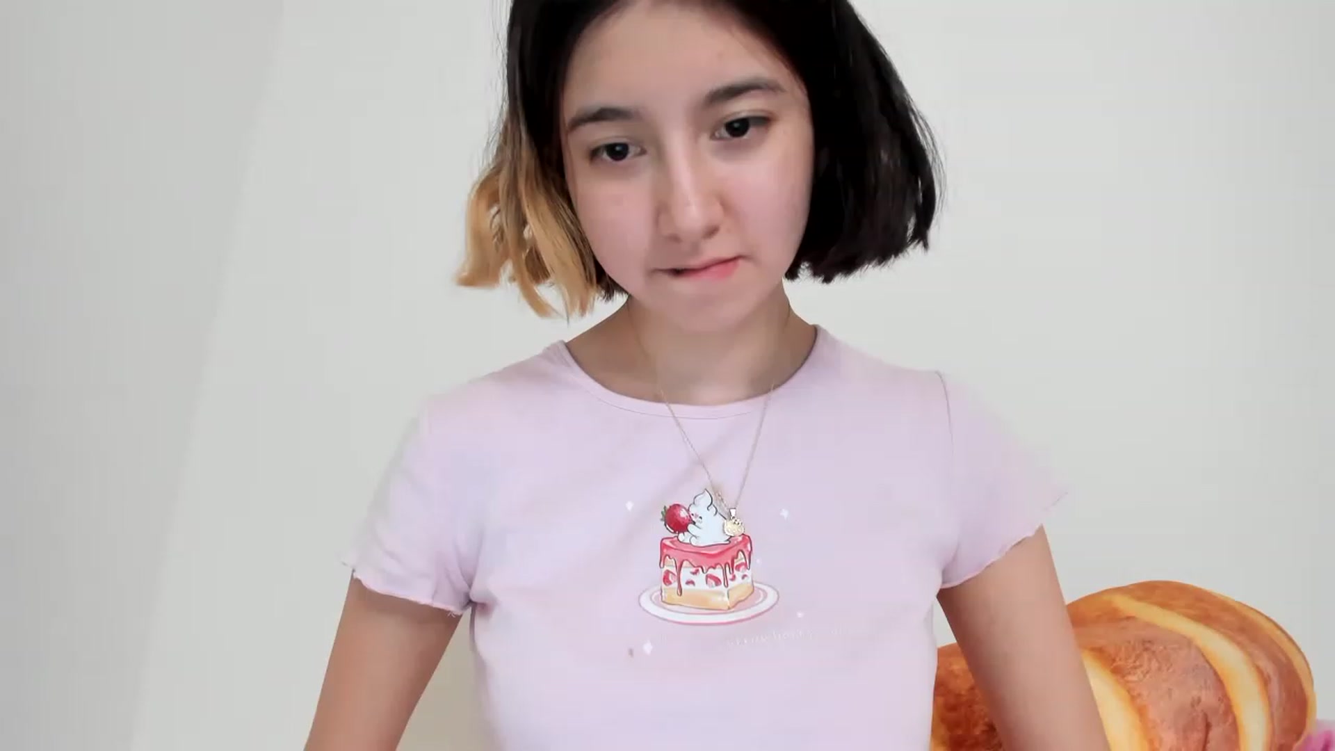 Gallery image thumbnail from Cherrycute666's myfreecams stream on, 02/19/2023, 08:06 image 20 of 20