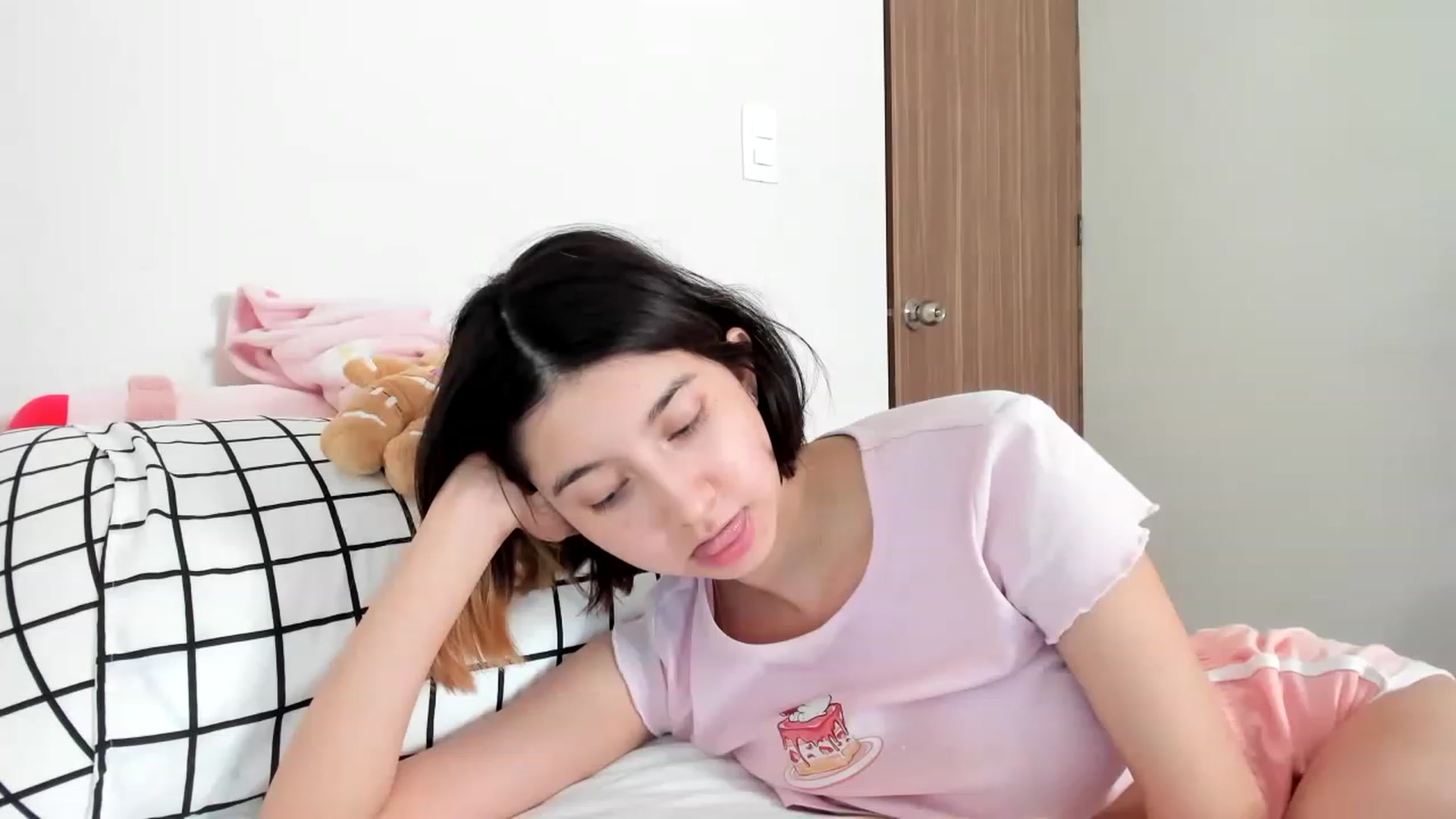 Gallery image thumbnail from Cherrycute666's myfreecams stream on, 02/19/2023, 14:10 image 20 of 20