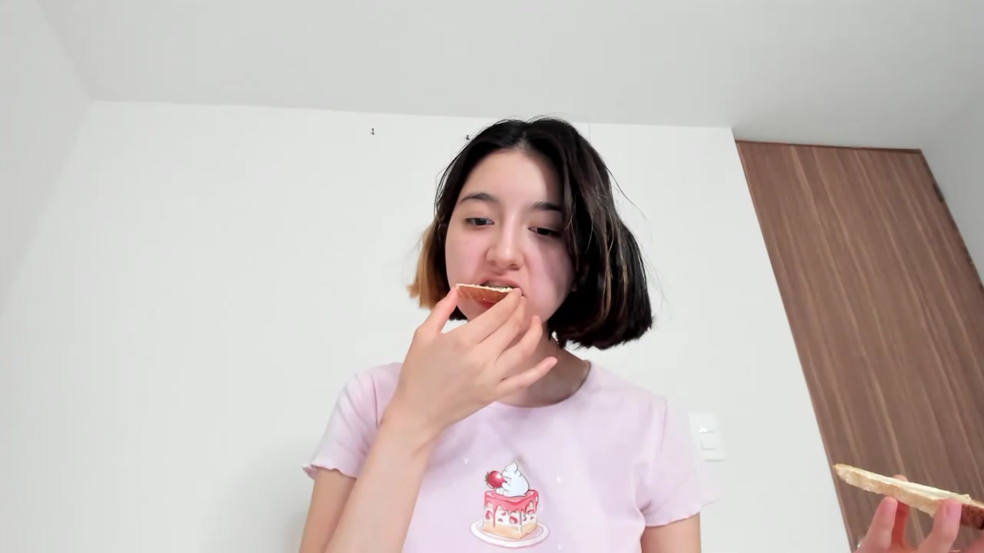Gallery image thumbnail from Cherrycute666's myfreecams stream on, 02/19/2023, 14:10 image 10 of 20