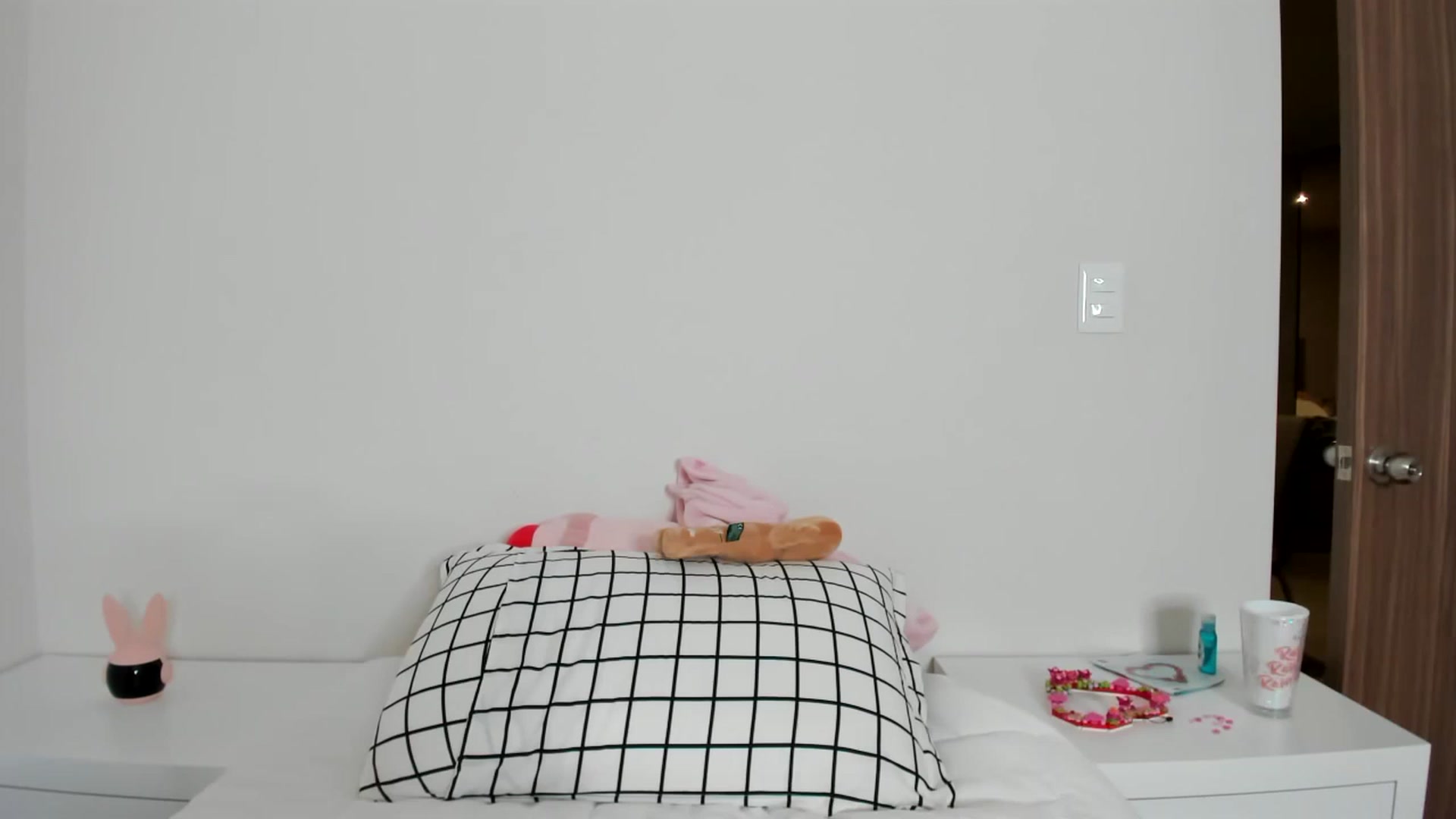 Gallery image thumbnail from Cherrycute666's myfreecams stream on, 02/20/2023, 04:00 image 18 of 20