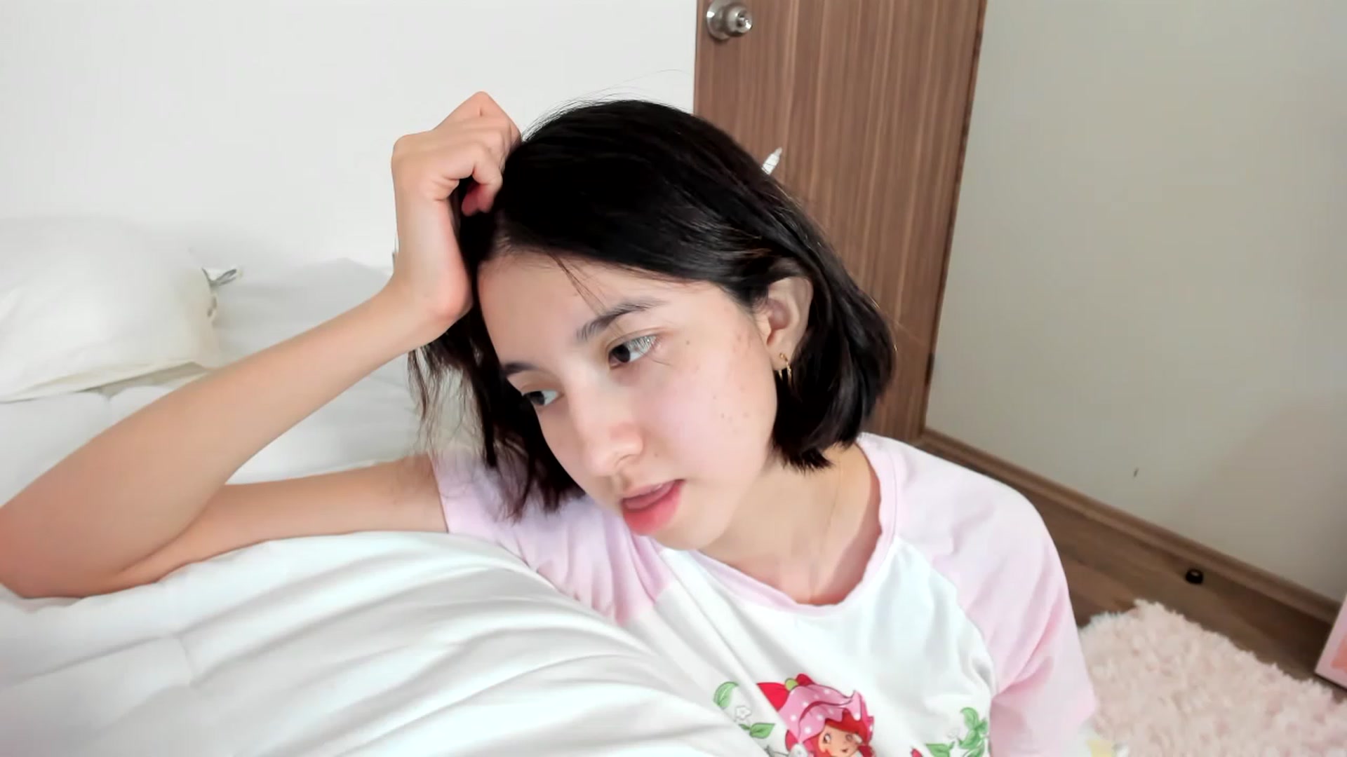 Gallery image thumbnail from Cherrycute666's myfreecams stream on, 02/21/2023, 10:38 image 5 of 20
