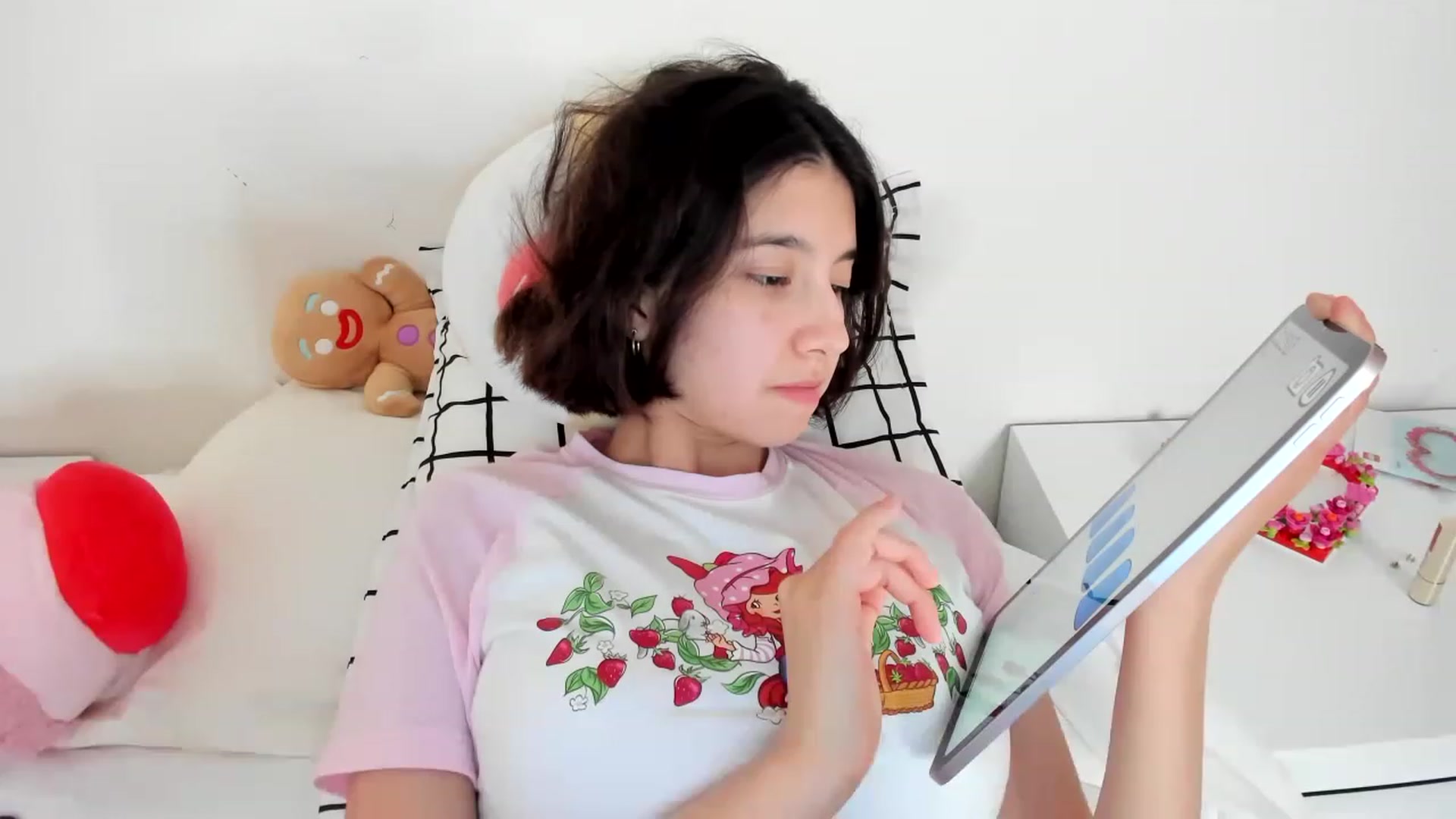 Gallery image thumbnail from Cherrycute666's myfreecams stream on, 02/21/2023, 10:38 image 19 of 20