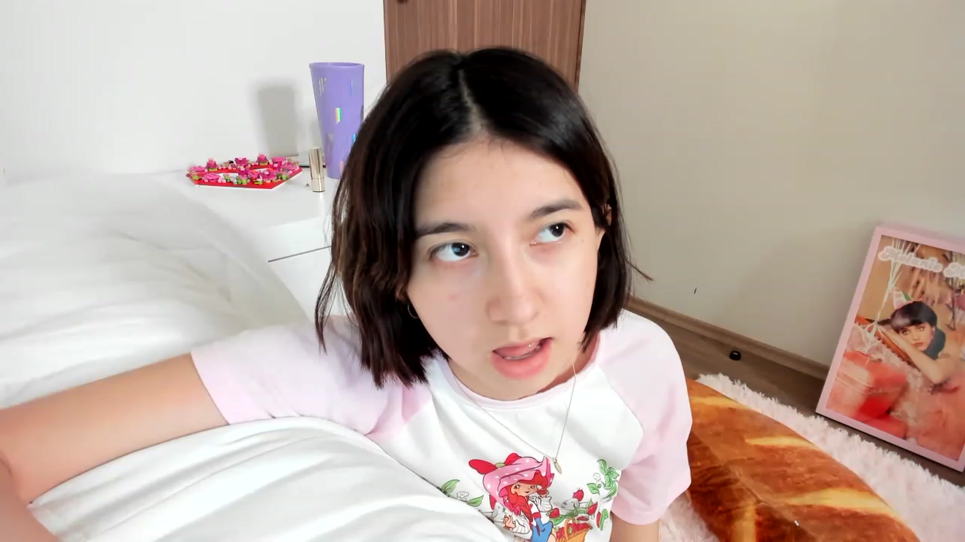 Gallery image thumbnail from Cherrycute666's myfreecams stream on, 02/22/2023, 11:05 image 10 of 20