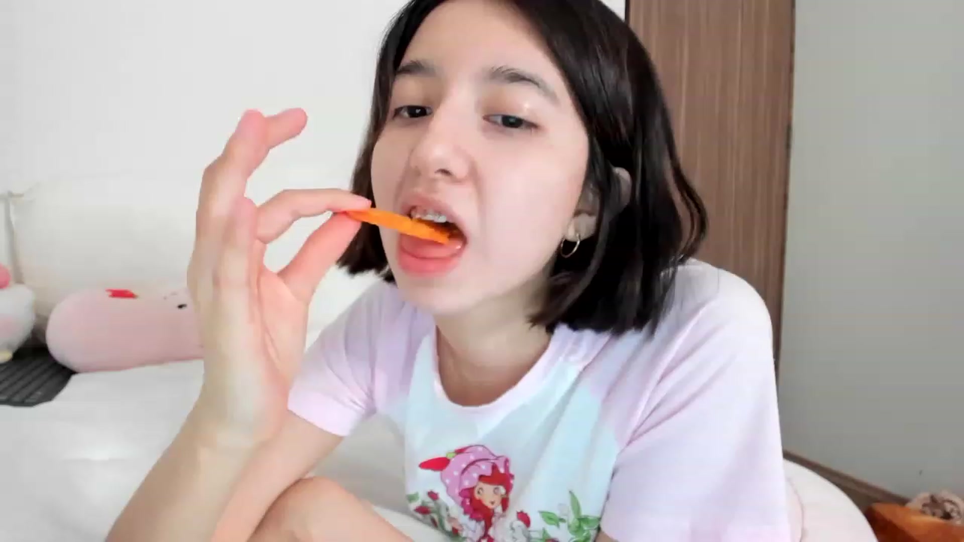 Gallery image thumbnail from Cherrycute666's myfreecams stream on, 02/22/2023, 11:05 image 2 of 20