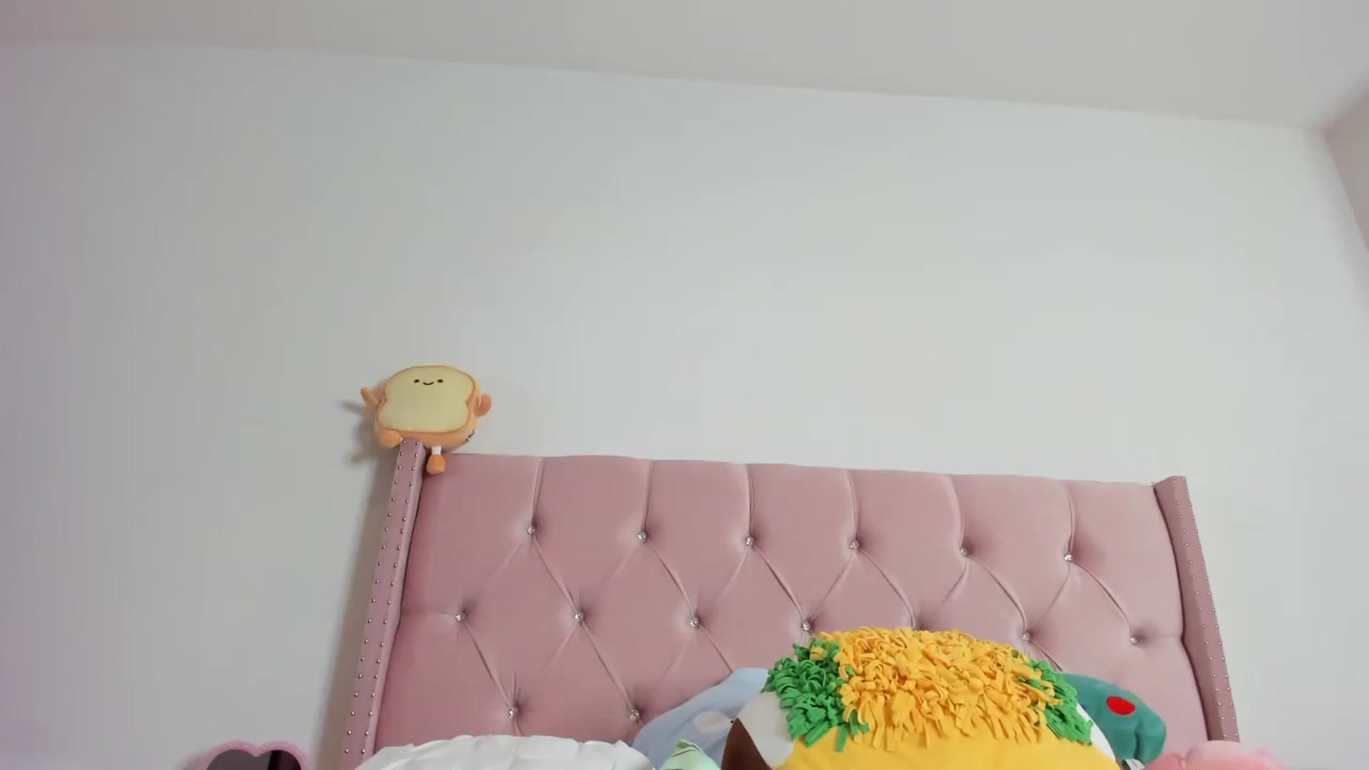 Gallery image thumbnail from Cherrycute666's myfreecams stream on, 02/22/2023, 14:04 image 19 of 20