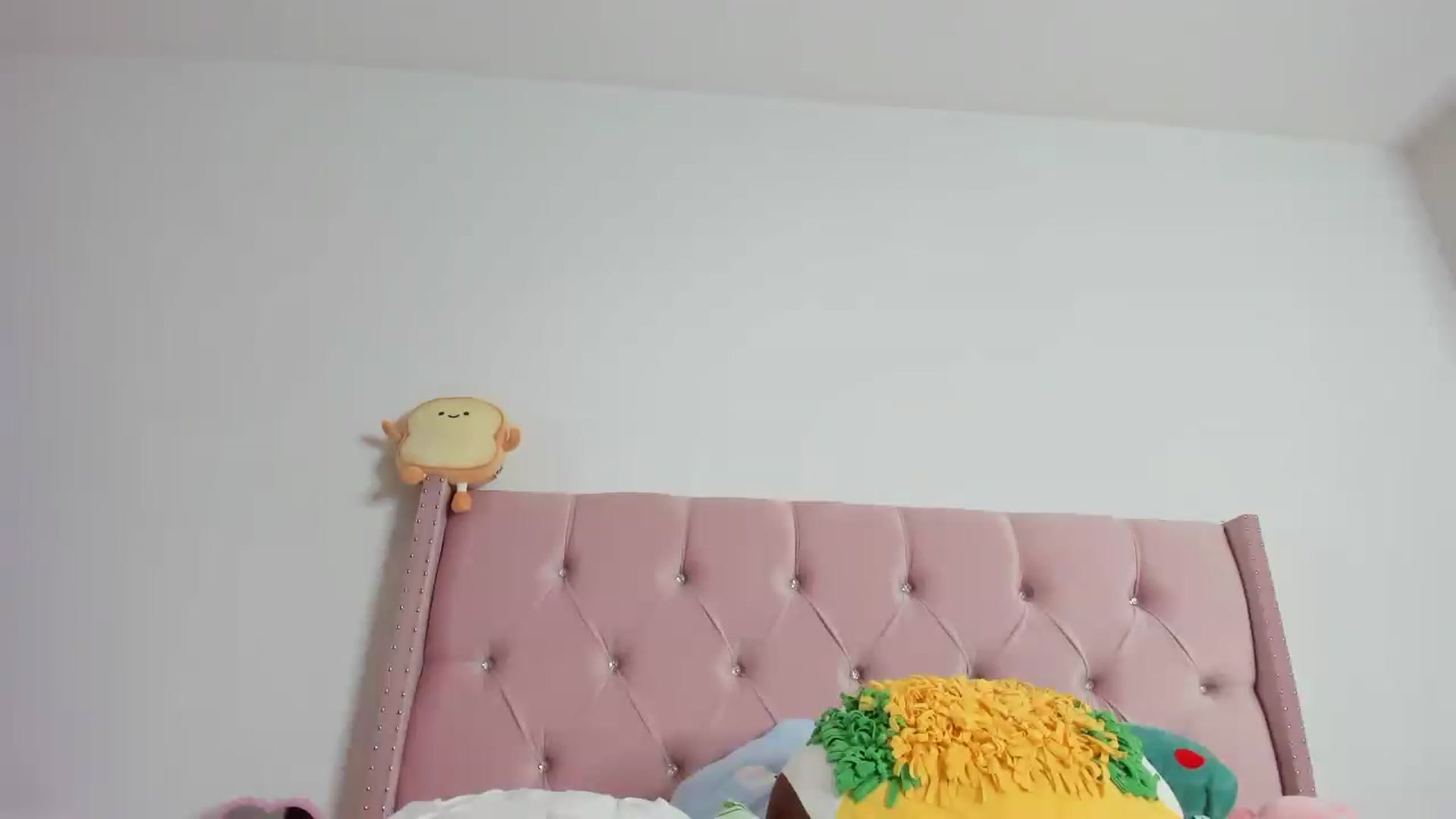 Gallery image thumbnail from Cherrycute666's myfreecams stream on, 02/22/2023, 14:04 image 18 of 20