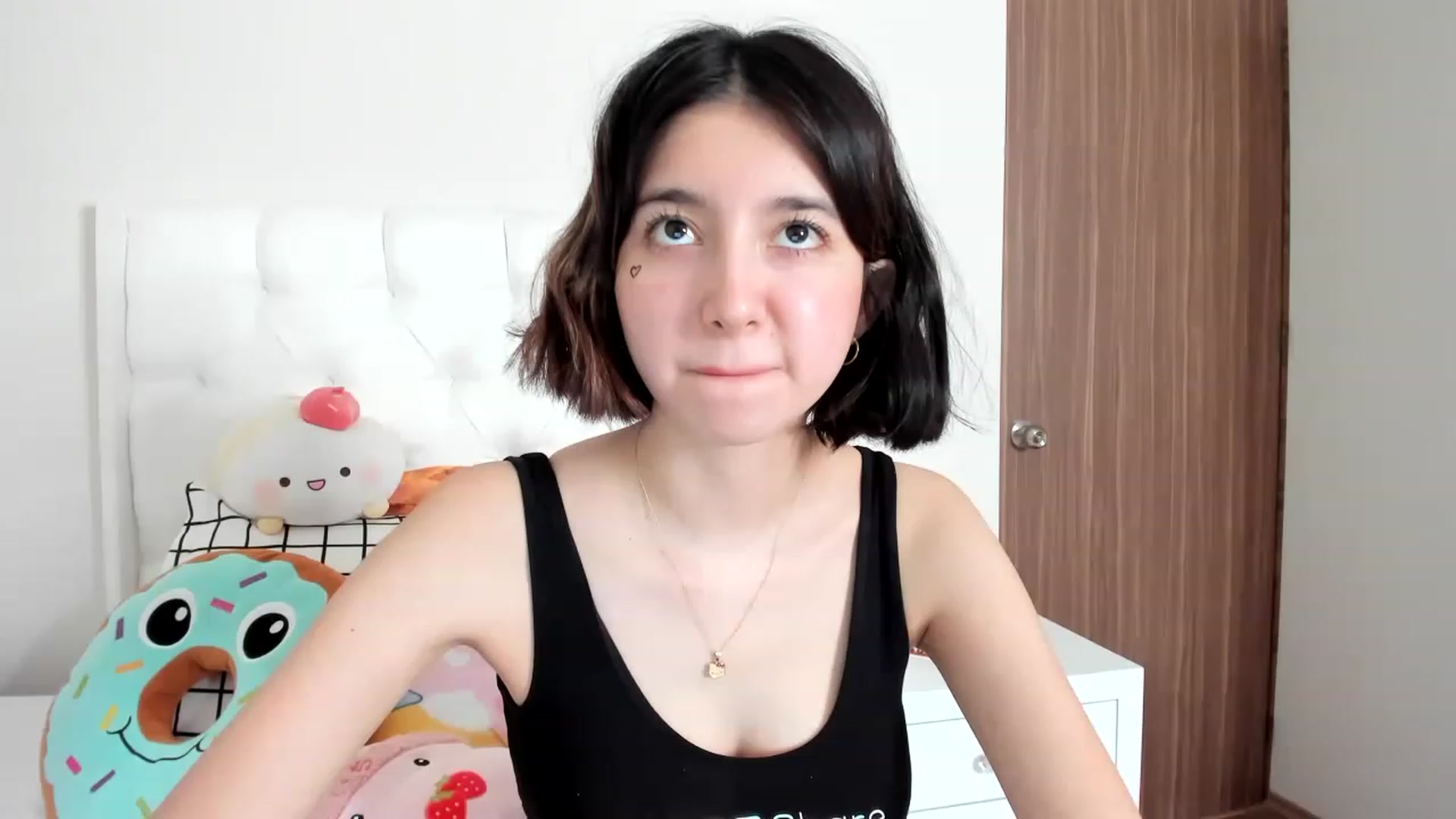 Gallery image thumbnail from Cherrycute666's myfreecams stream on, 02/23/2023, 06:50 image 11 of 20