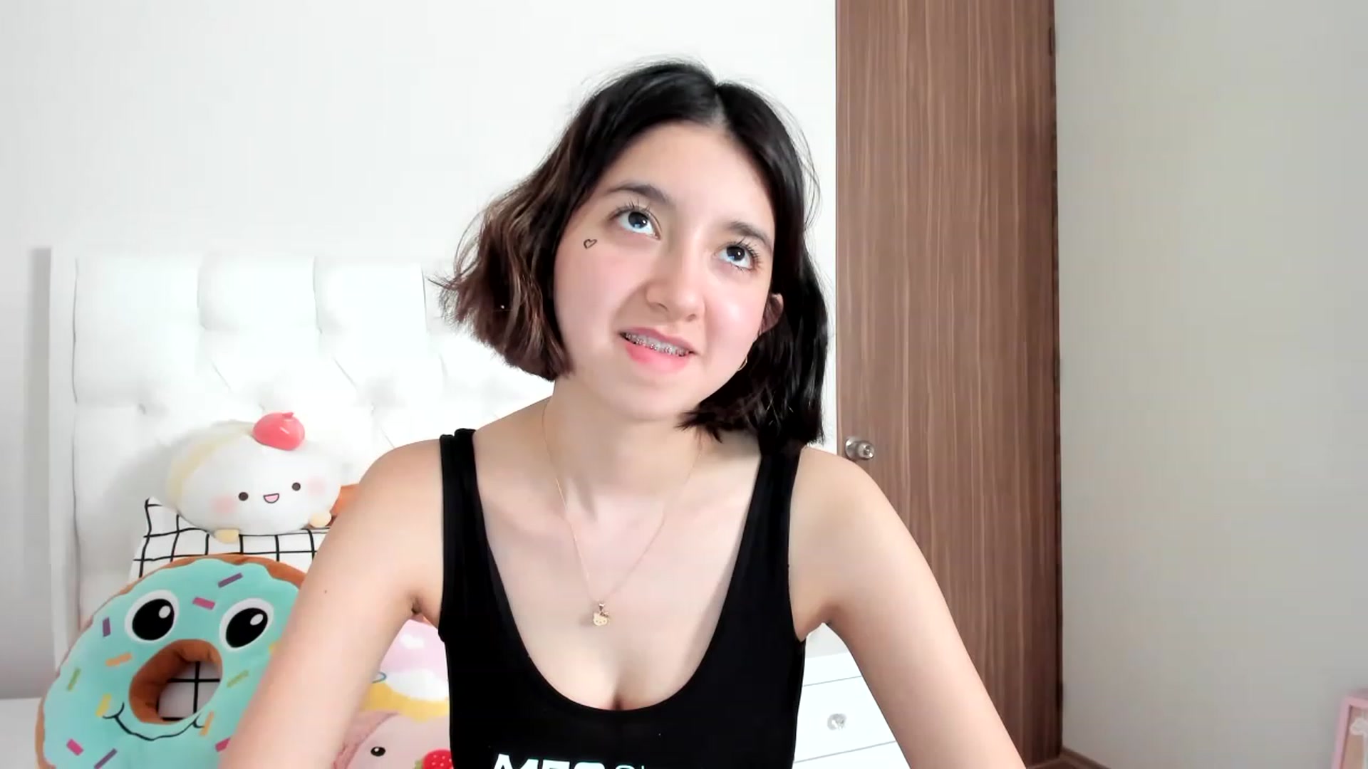Gallery image thumbnail from Cherrycute666's myfreecams stream on, 02/23/2023, 06:50 image 13 of 20