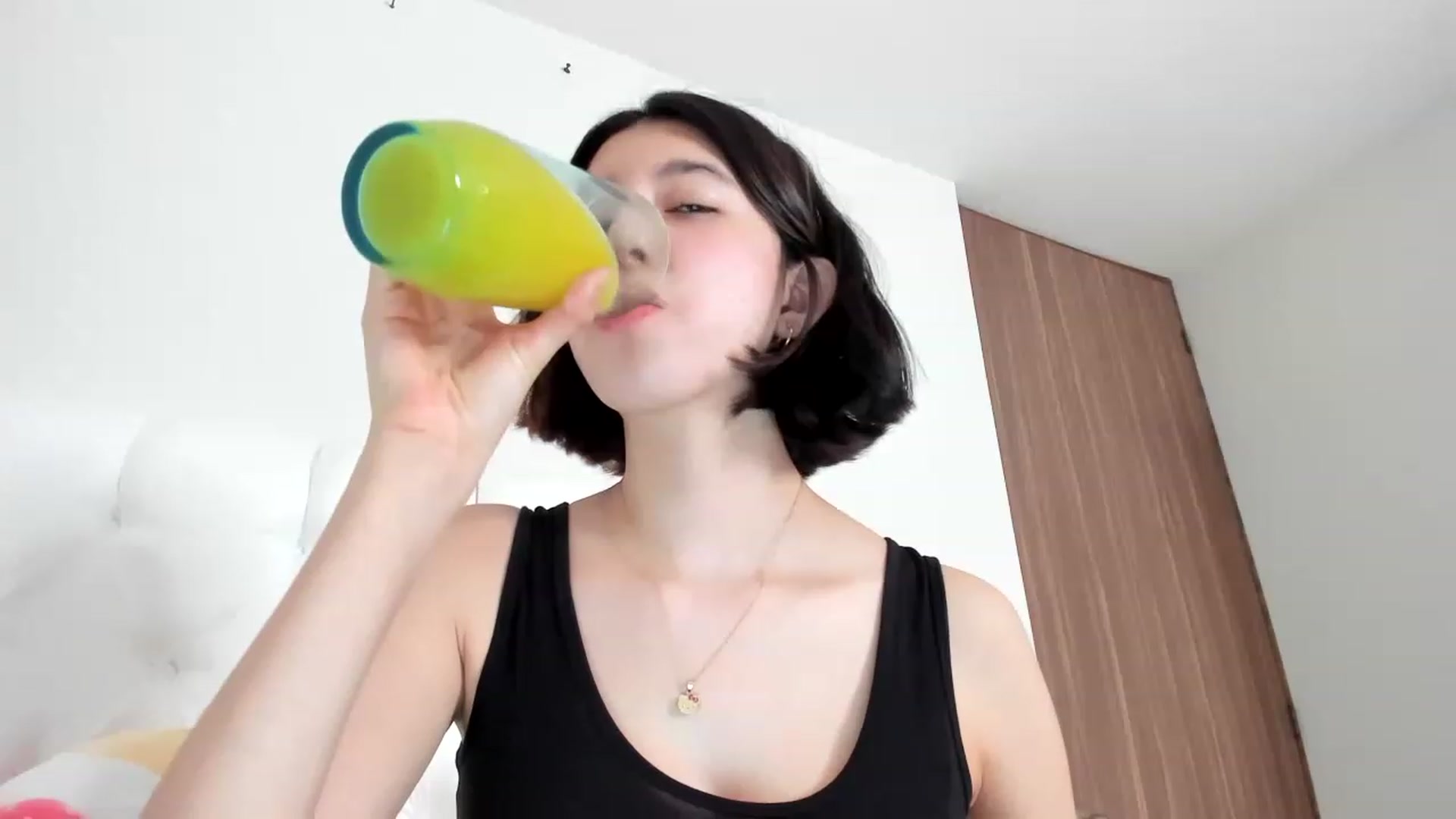 Gallery image thumbnail from Cherrycute666's myfreecams stream on, 02/23/2023, 08:40 image 20 of 20