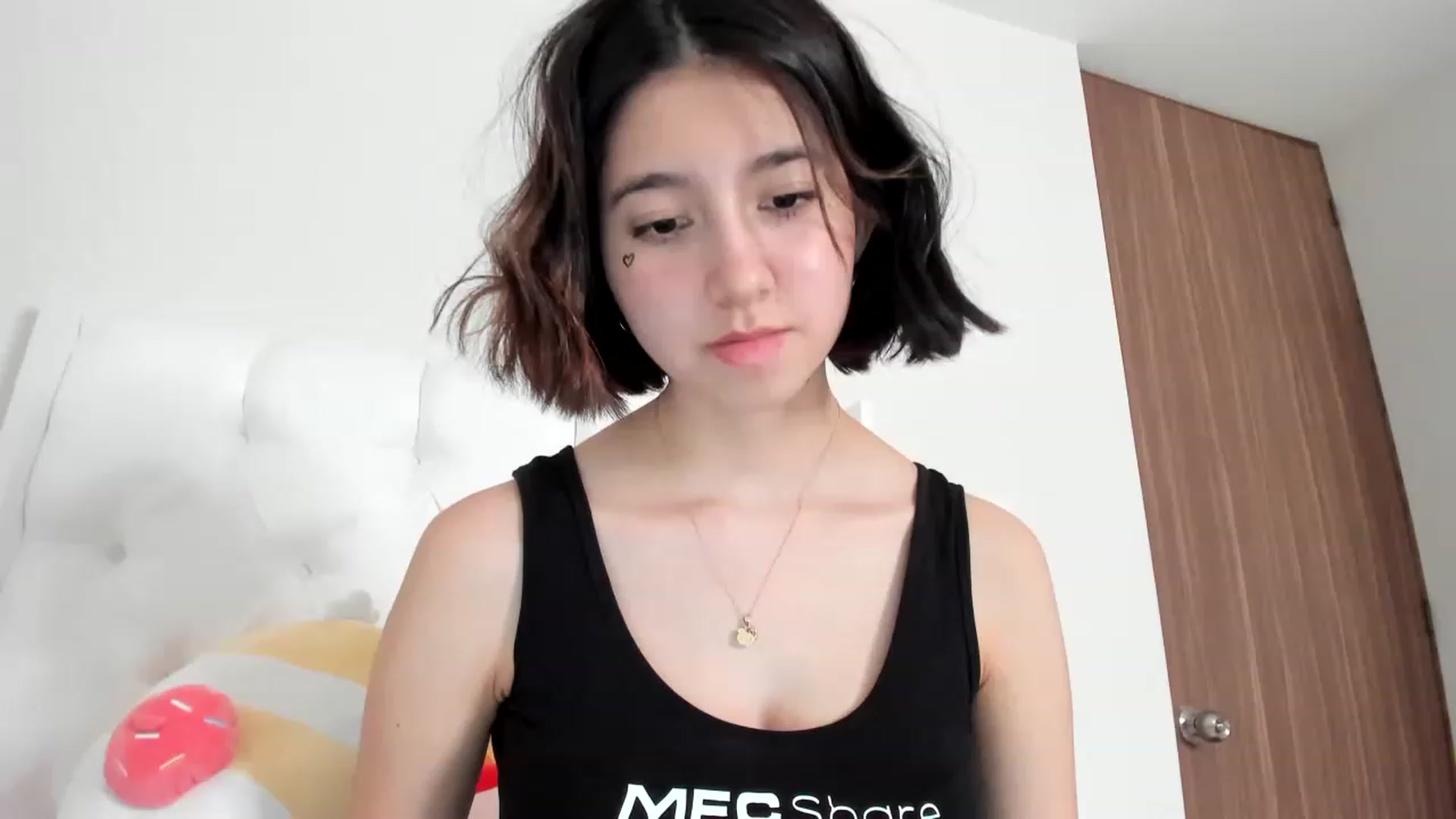 Gallery image thumbnail from Cherrycute666's myfreecams stream on, 02/23/2023, 08:40 image 18 of 20
