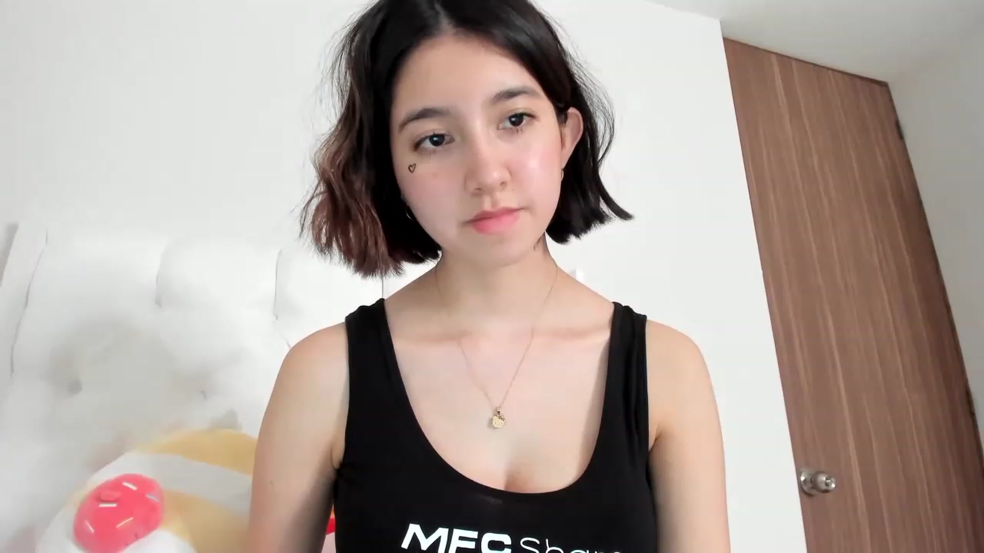 Gallery image thumbnail from Cherrycute666's myfreecams stream on, 02/23/2023, 08:40 image 17 of 20