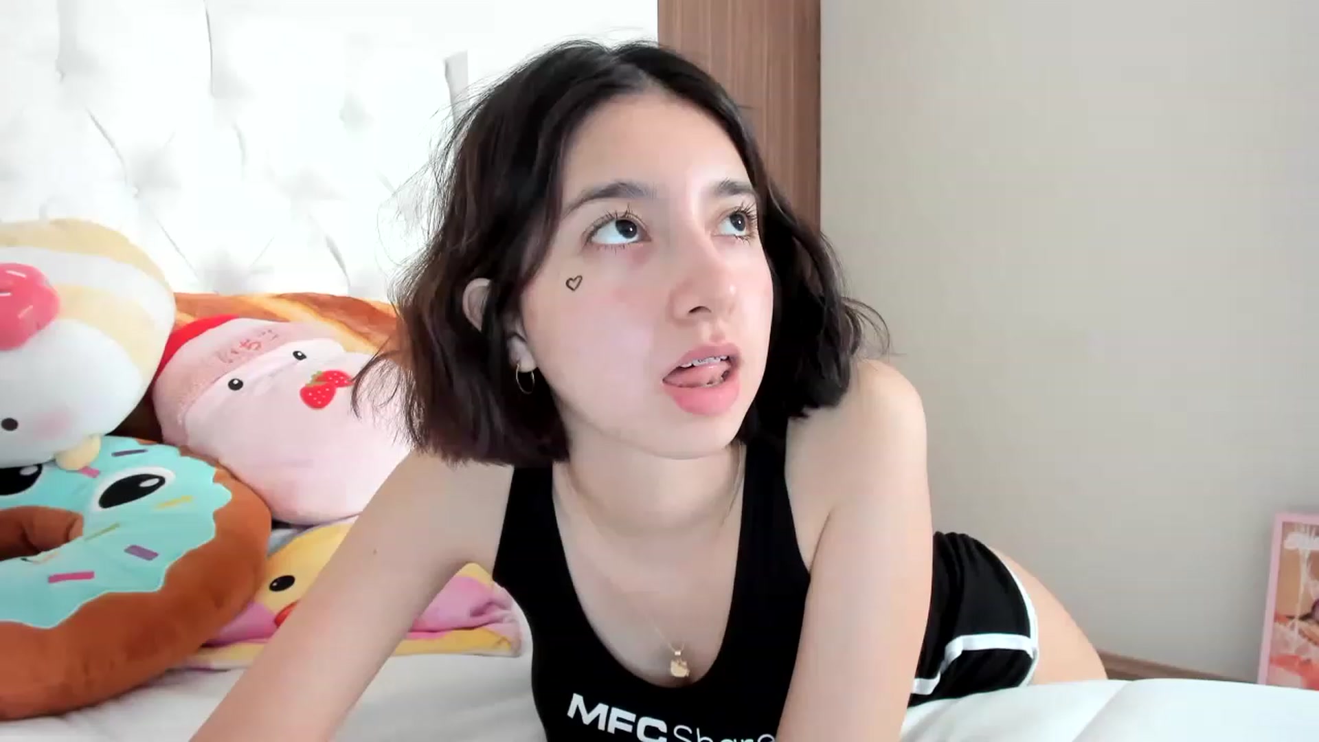 Gallery image thumbnail from Cherrycute666's myfreecams stream on, 02/23/2023, 08:40 image 10 of 20