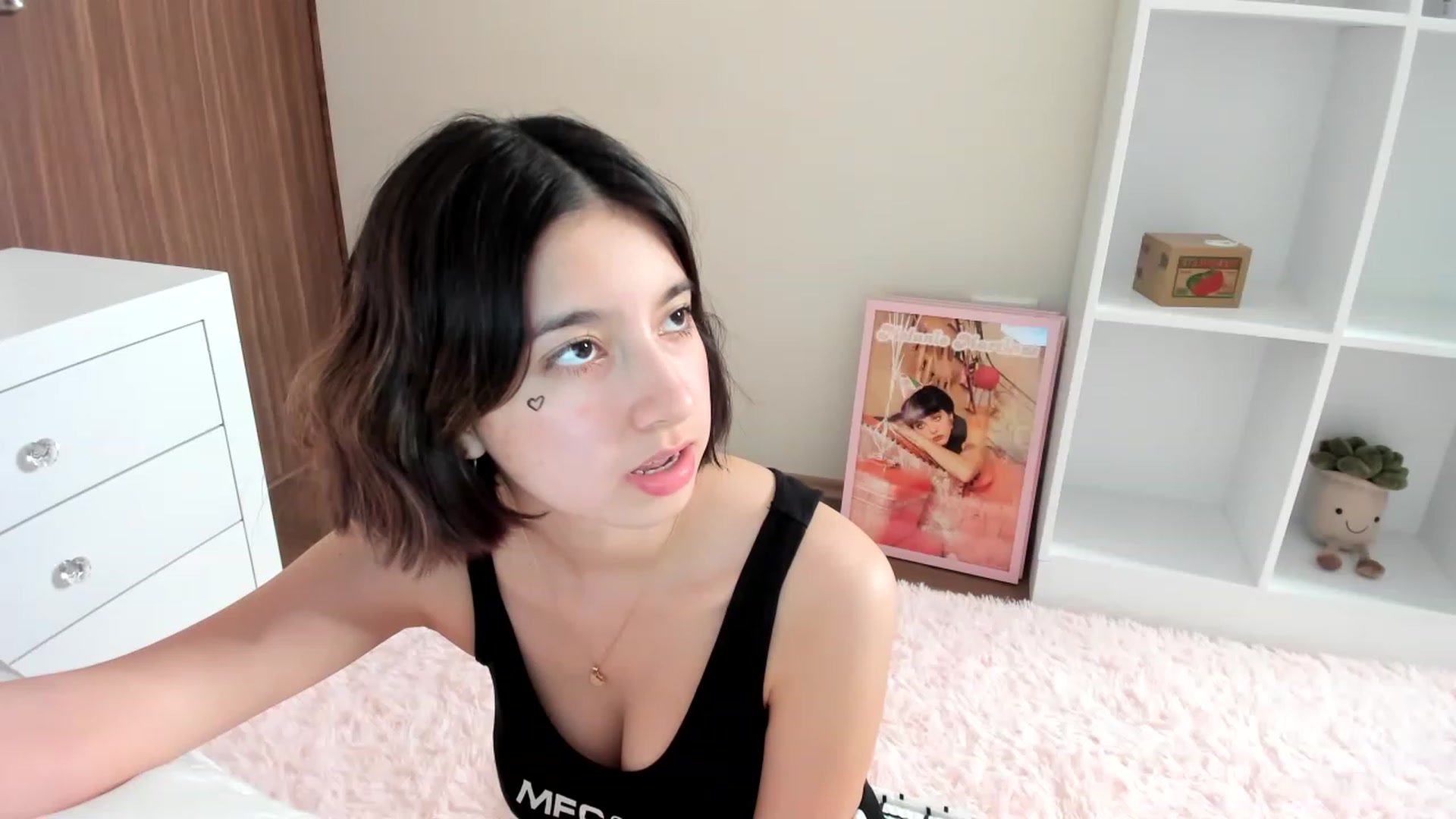 Gallery image thumbnail from Cherrycute666's myfreecams stream on, 02/23/2023, 08:40 image 4 of 20