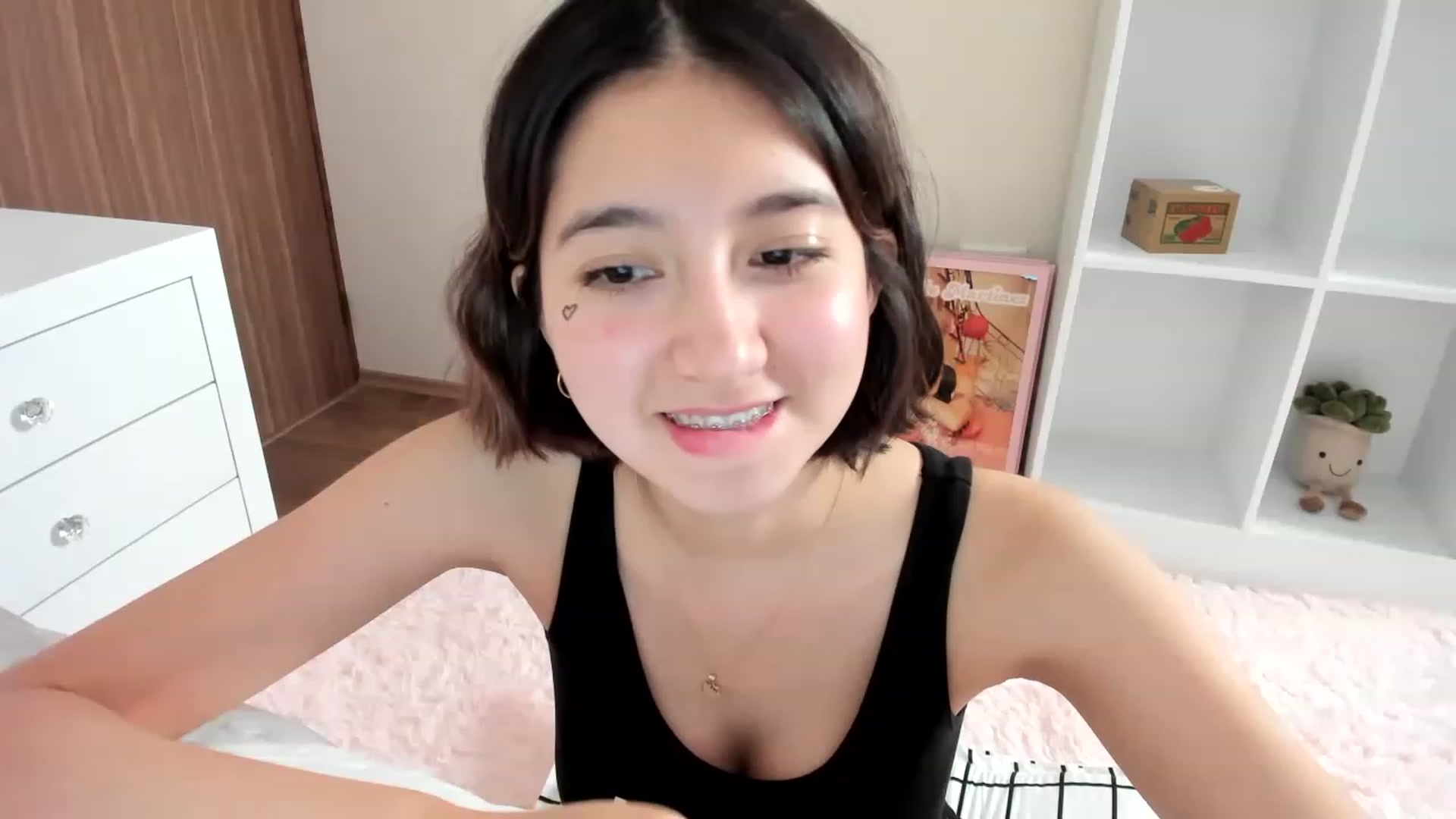 Gallery image thumbnail from Cherrycute666's myfreecams stream on, 02/23/2023, 08:40 image 3 of 20