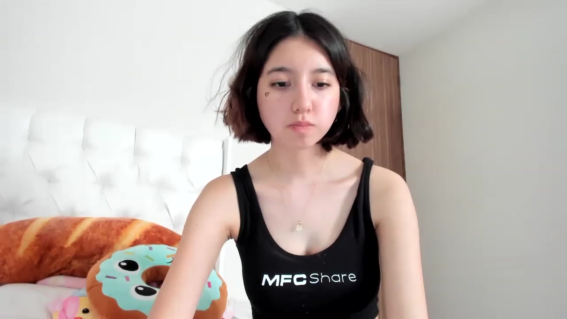 Gallery image thumbnail from Cherrycute666's myfreecams stream on, 02/23/2023, 12:56 image 18 of 20