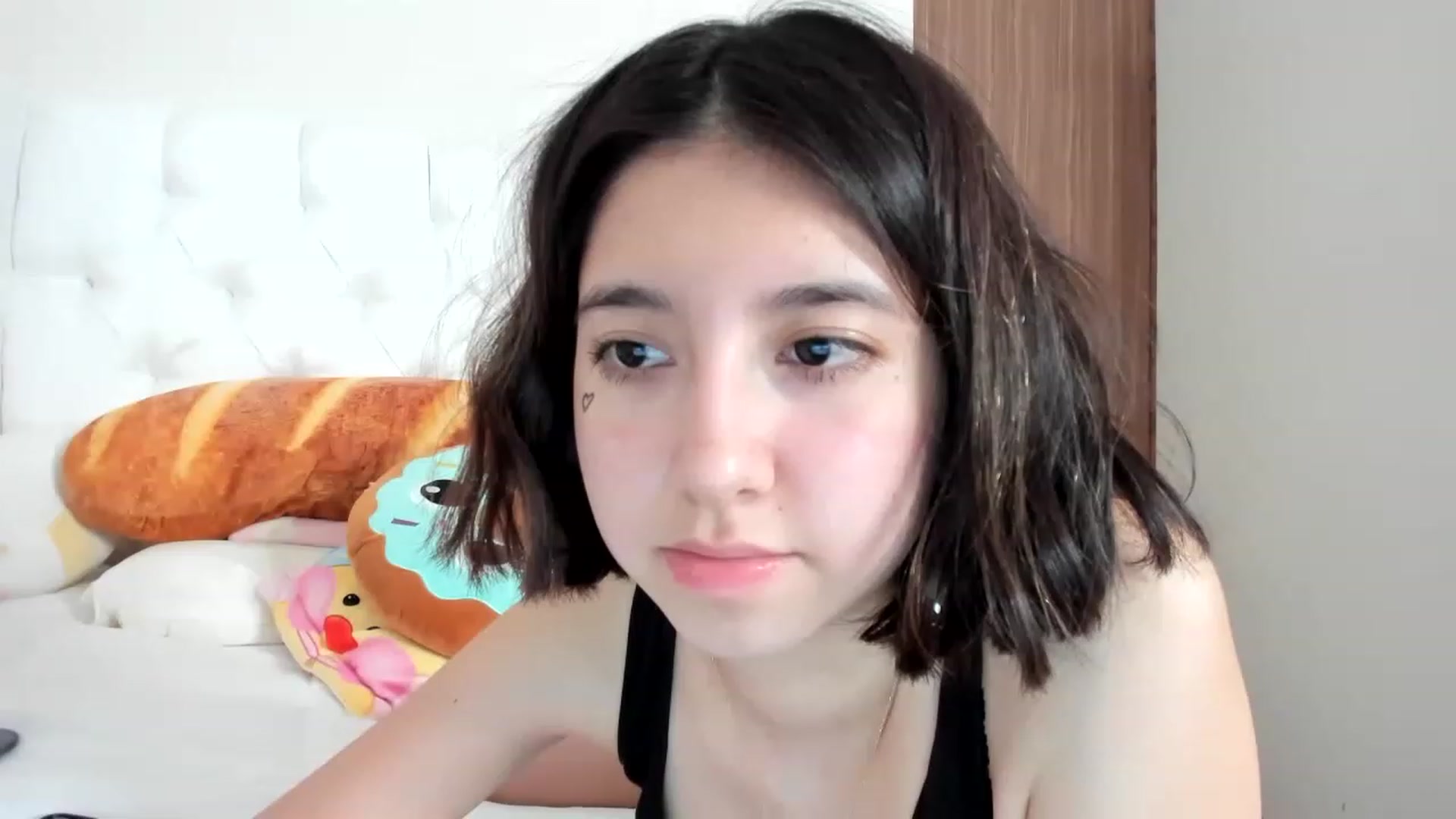 Gallery image thumbnail from Cherrycute666's myfreecams stream on, 02/23/2023, 12:56 image 17 of 20