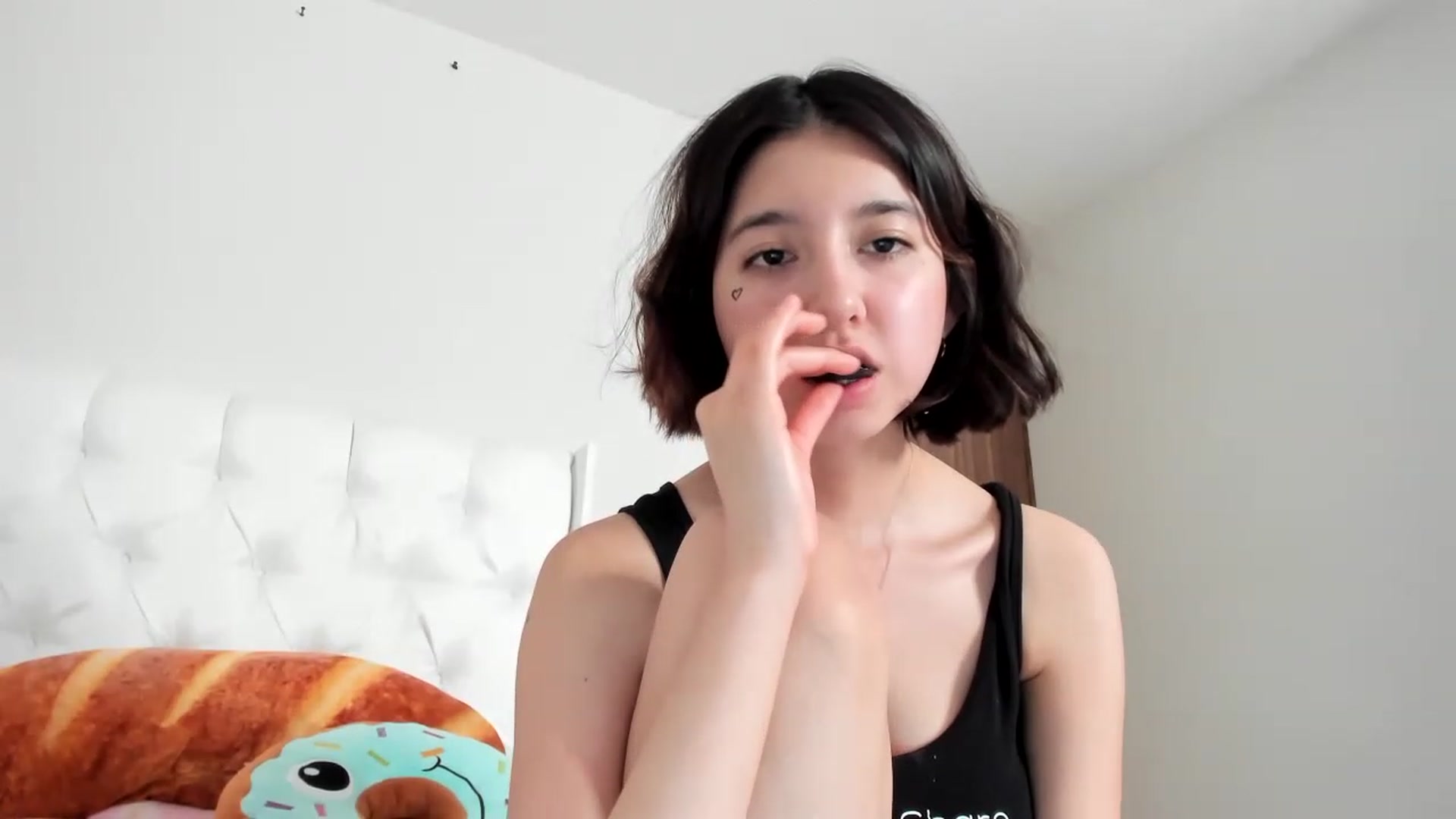 Gallery image thumbnail from Cherrycute666's myfreecams stream on, 02/23/2023, 12:56 image 19 of 20
