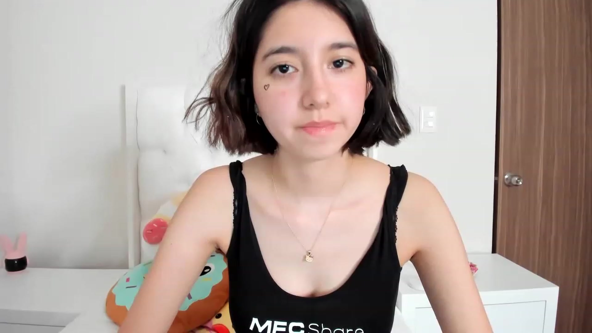 Gallery image thumbnail from Cherrycute666's myfreecams stream on, 02/23/2023, 12:56 image 2 of 20