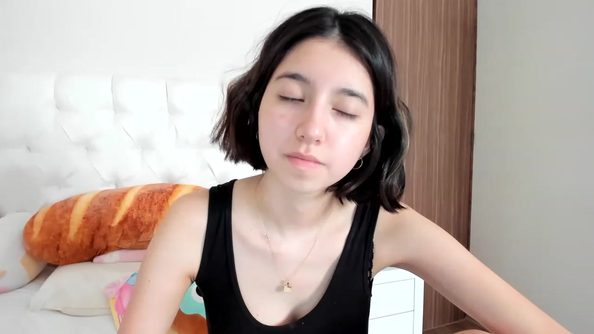 Gallery image thumbnail from Cherrycute666's myfreecams stream on, 02/23/2023, 14:09 image 1 of 20