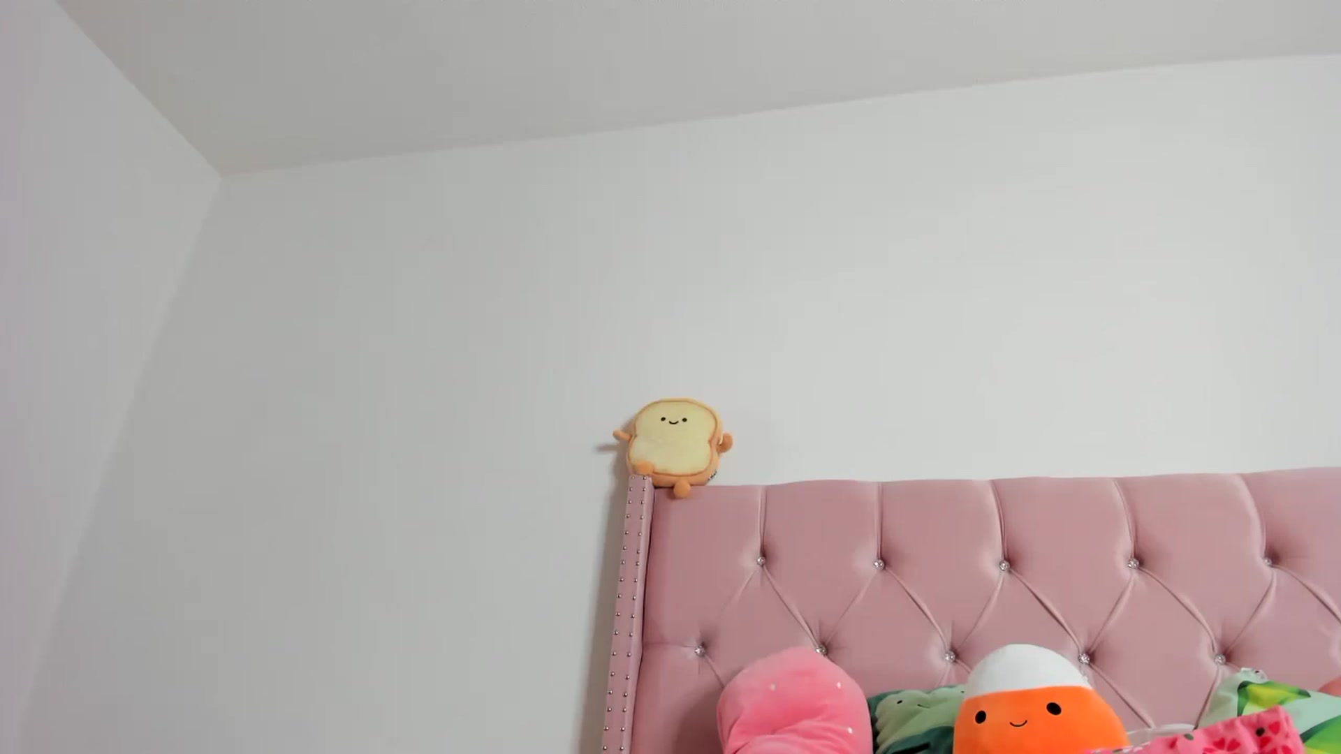 Gallery image thumbnail from Cherrycute666's myfreecams stream on, 02/23/2023, 15:52 image 16 of 20