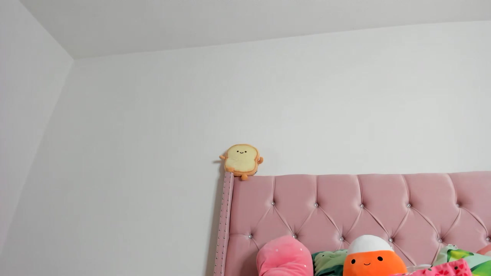 Gallery image thumbnail from Cherrycute666's myfreecams stream on, 02/23/2023, 15:52 image 18 of 20