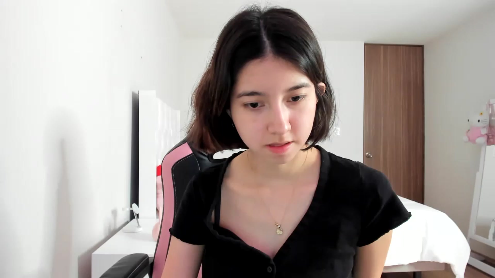 Gallery image thumbnail from Cherrycute666's myfreecams stream on, 02/24/2023, 03:52 image 11 of 20