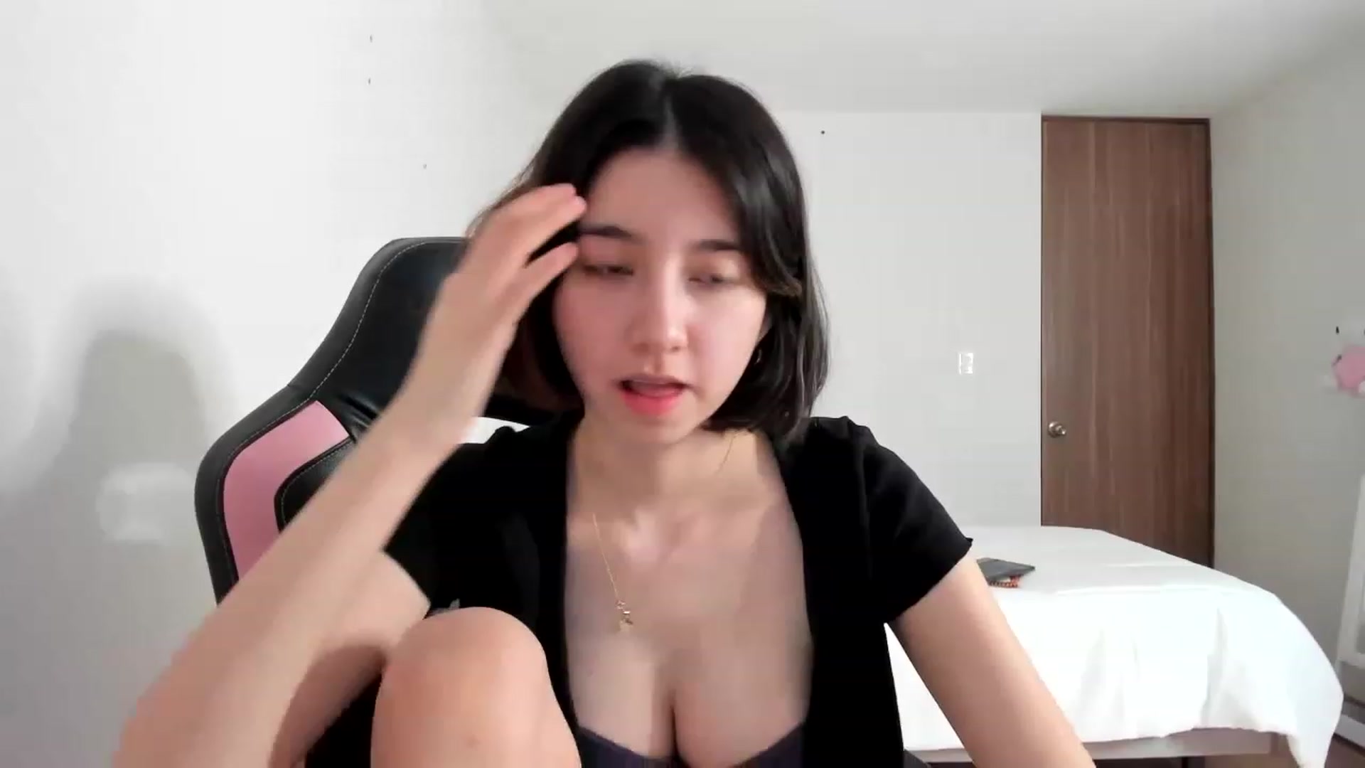 Gallery image thumbnail from Cherrycute666's myfreecams stream on, 02/24/2023, 03:52 image 9 of 20