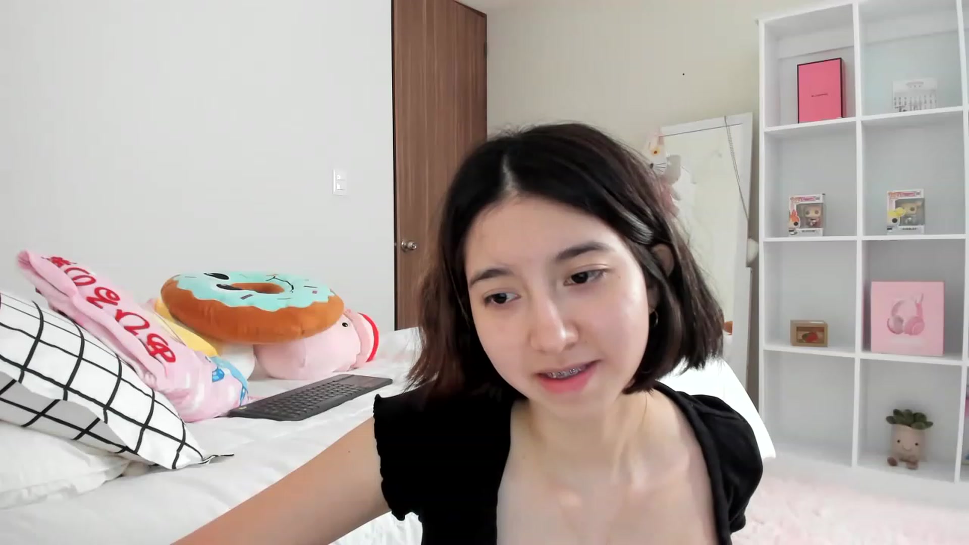 Gallery image thumbnail from Cherrycute666's myfreecams stream on, 02/24/2023, 06:11 image 20 of 20