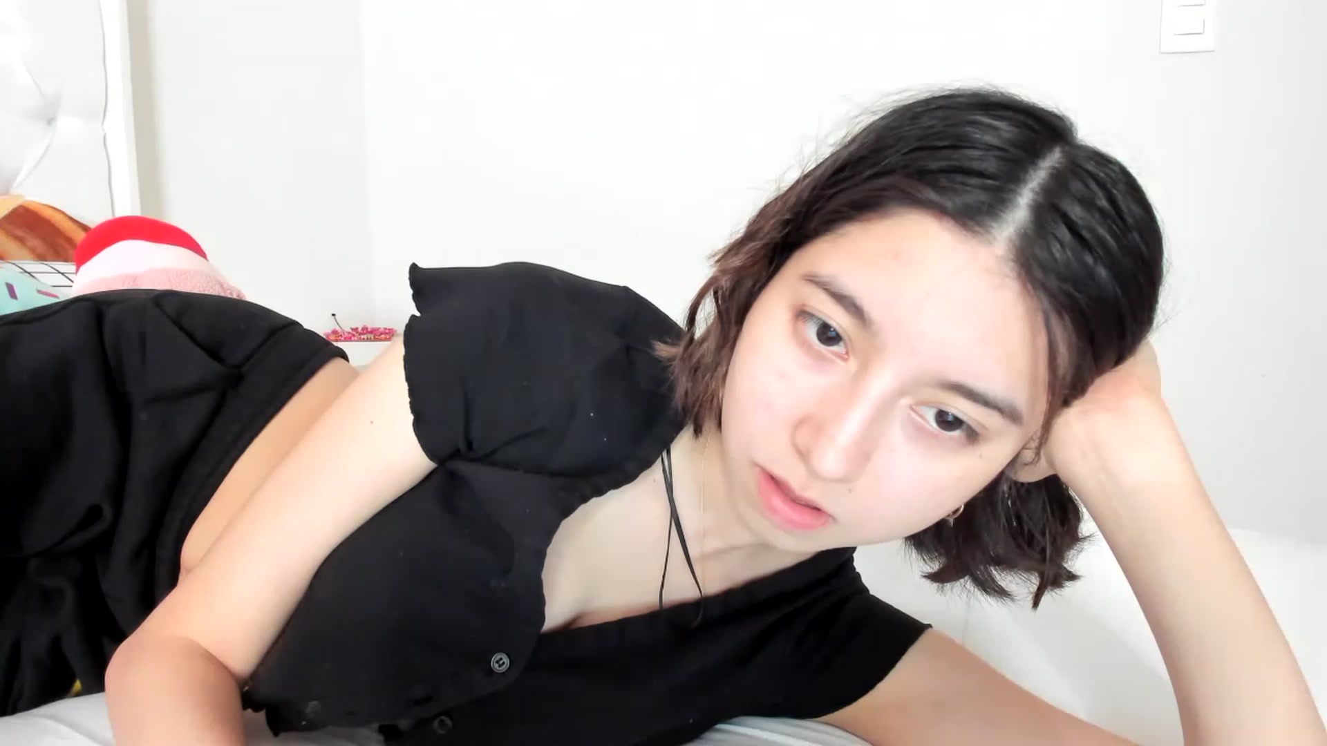 Gallery image thumbnail from Cherrycute666's myfreecams stream on, 02/24/2023, 11:12 image 6 of 20