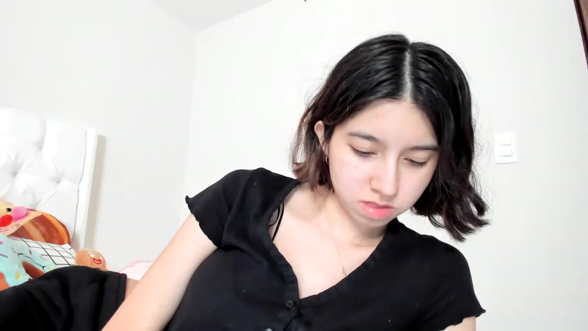 Gallery image thumbnail from Cherrycute666's myfreecams stream on, 02/24/2023, 11:28 image 19 of 20