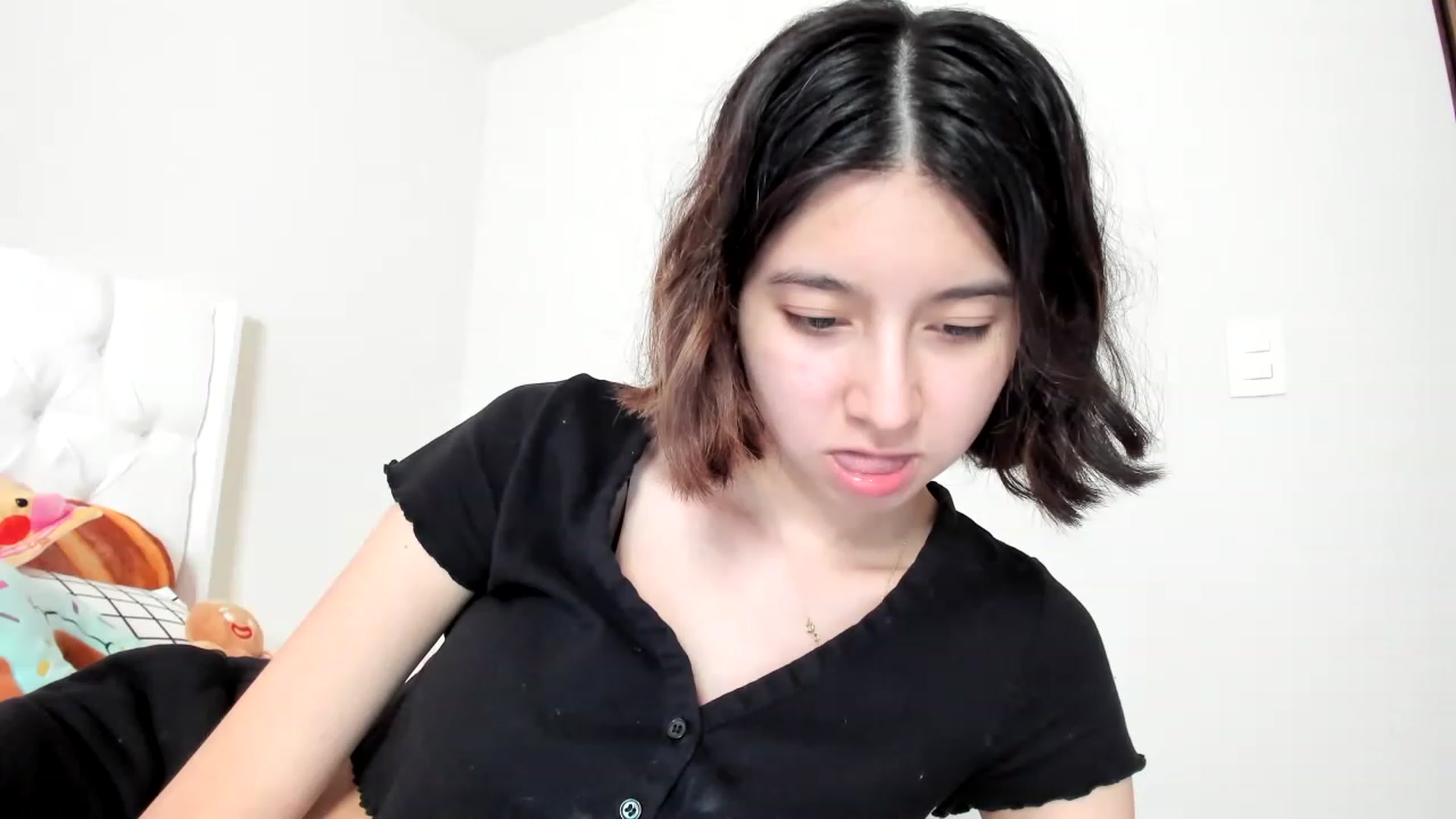 Gallery image thumbnail from Cherrycute666's myfreecams stream on, 02/24/2023, 11:28 image 14 of 20