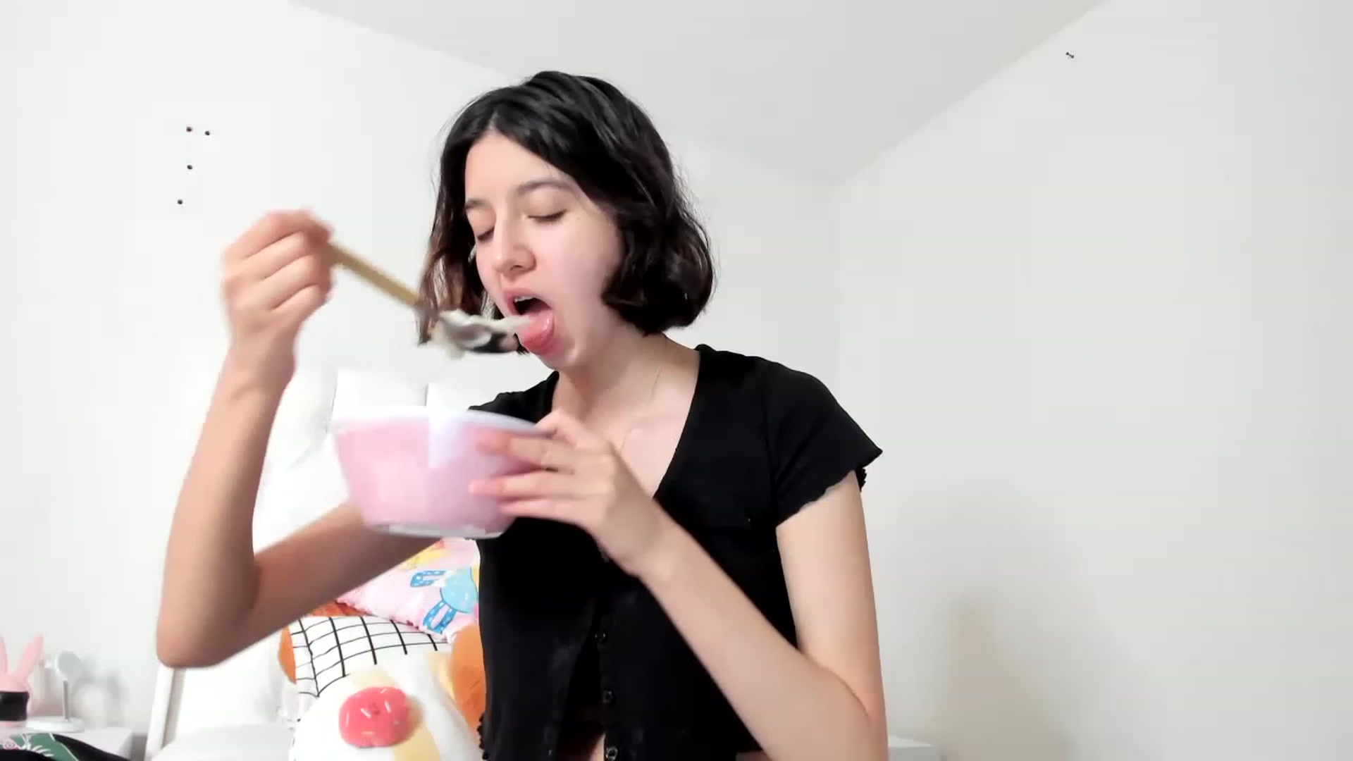 Gallery image thumbnail from Cherrycute666's myfreecams stream on, 02/24/2023, 11:28 image 5 of 20