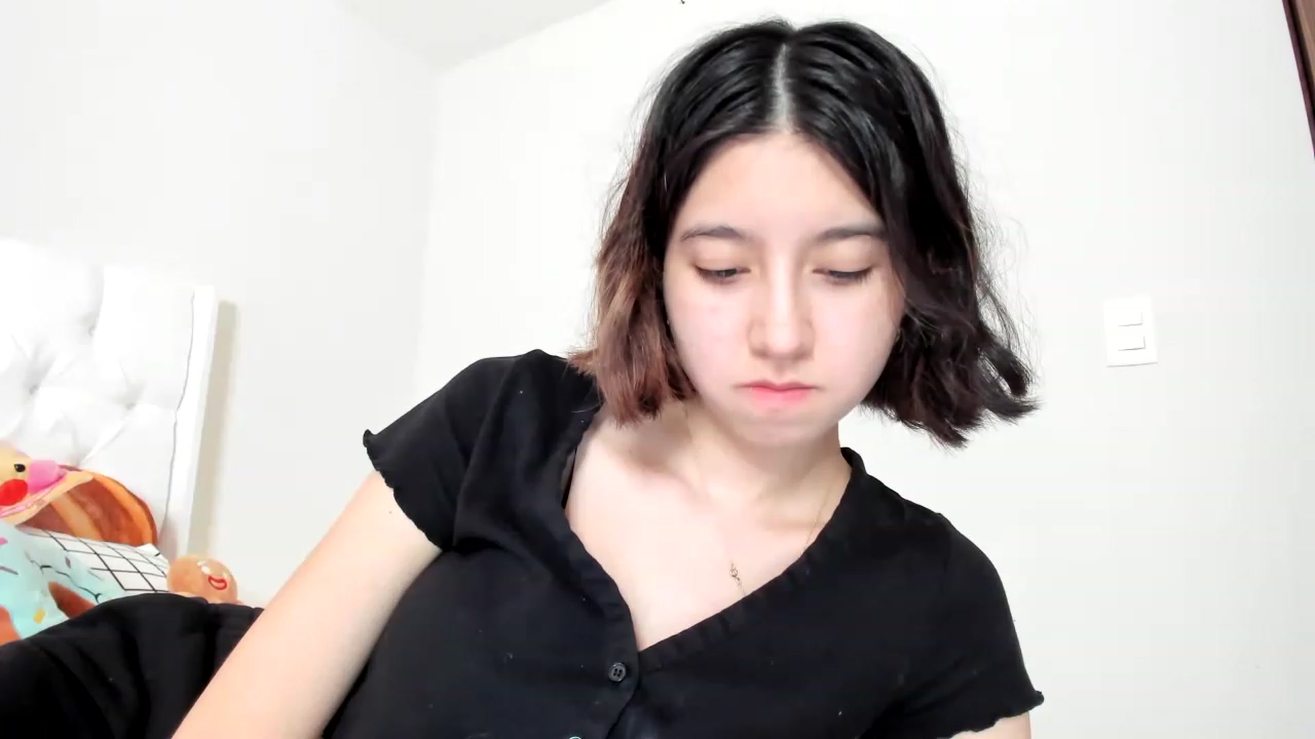 Gallery image thumbnail from Cherrycute666's myfreecams stream on, 02/24/2023, 11:28 image 16 of 20