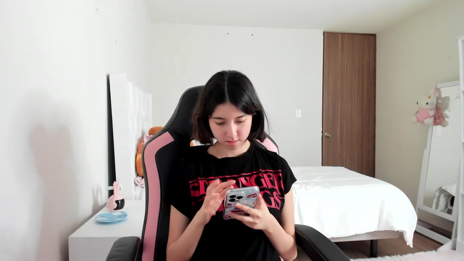 Gallery image thumbnail from Cherrycute666's myfreecams stream on, 02/24/2023, 21:35 image 13 of 20