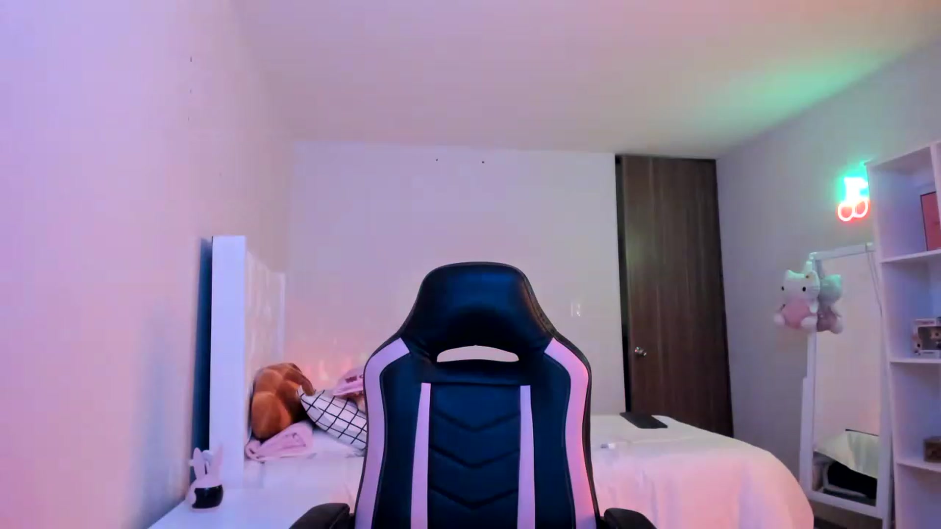 Gallery image thumbnail from Cherrycute666's myfreecams stream on, 02/25/2023, 03:23 image 20 of 20