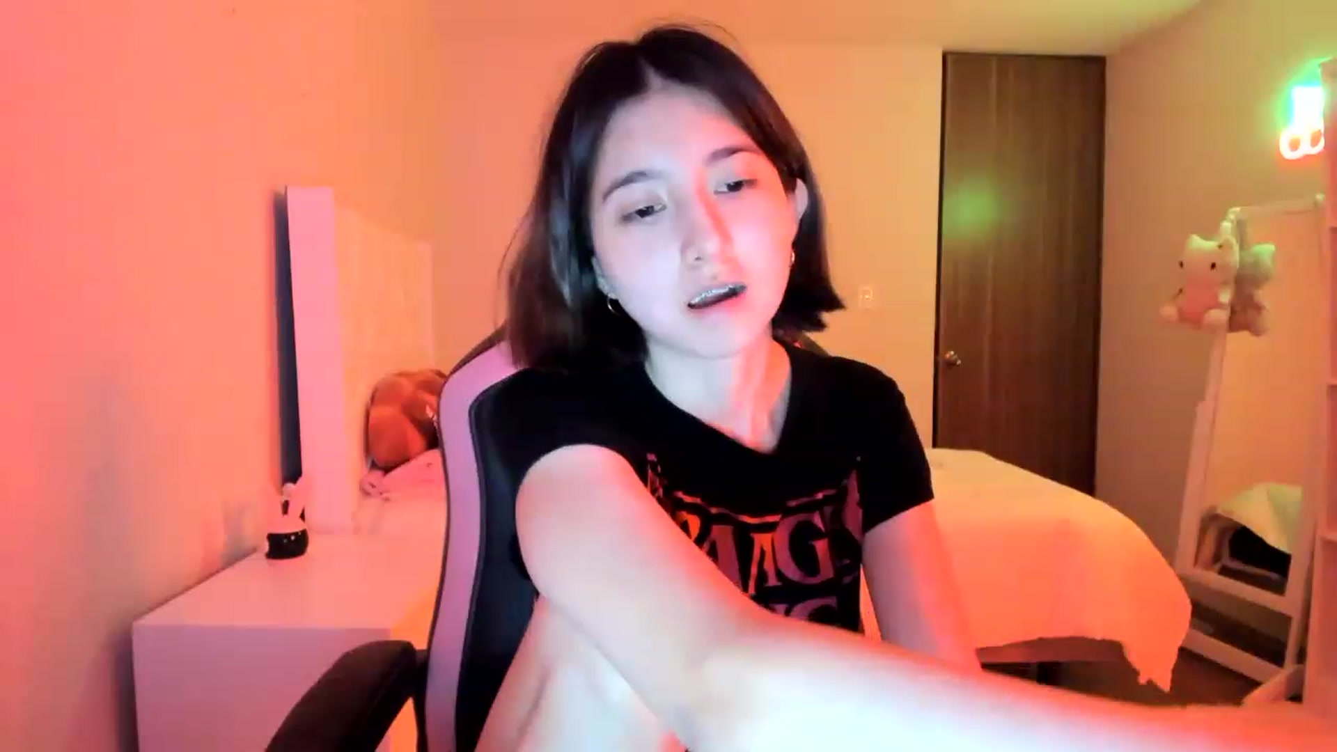 Gallery image thumbnail from Cherrycute666's myfreecams stream on, 02/25/2023, 08:46 image 17 of 20